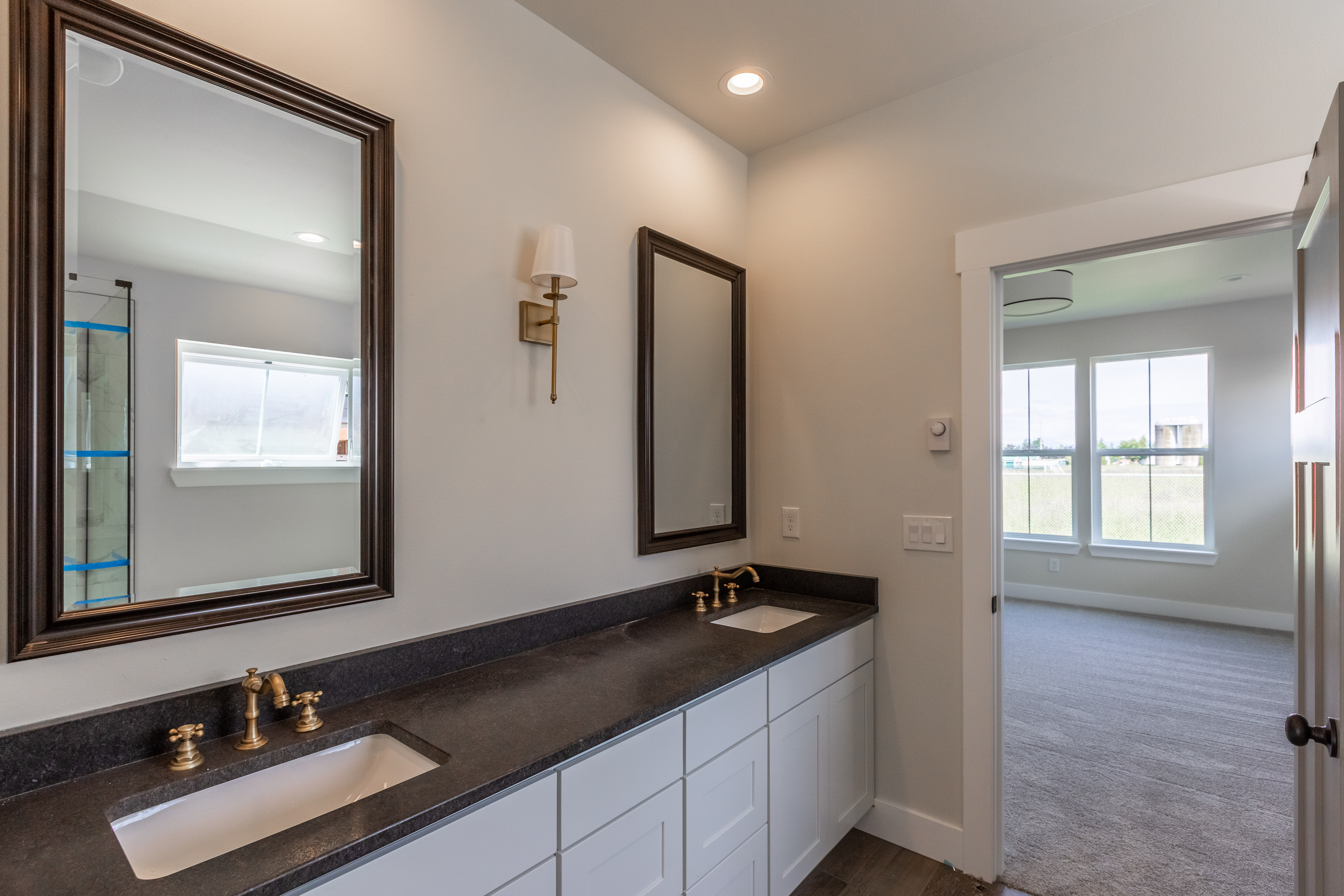Contemporary Farmhouse 820