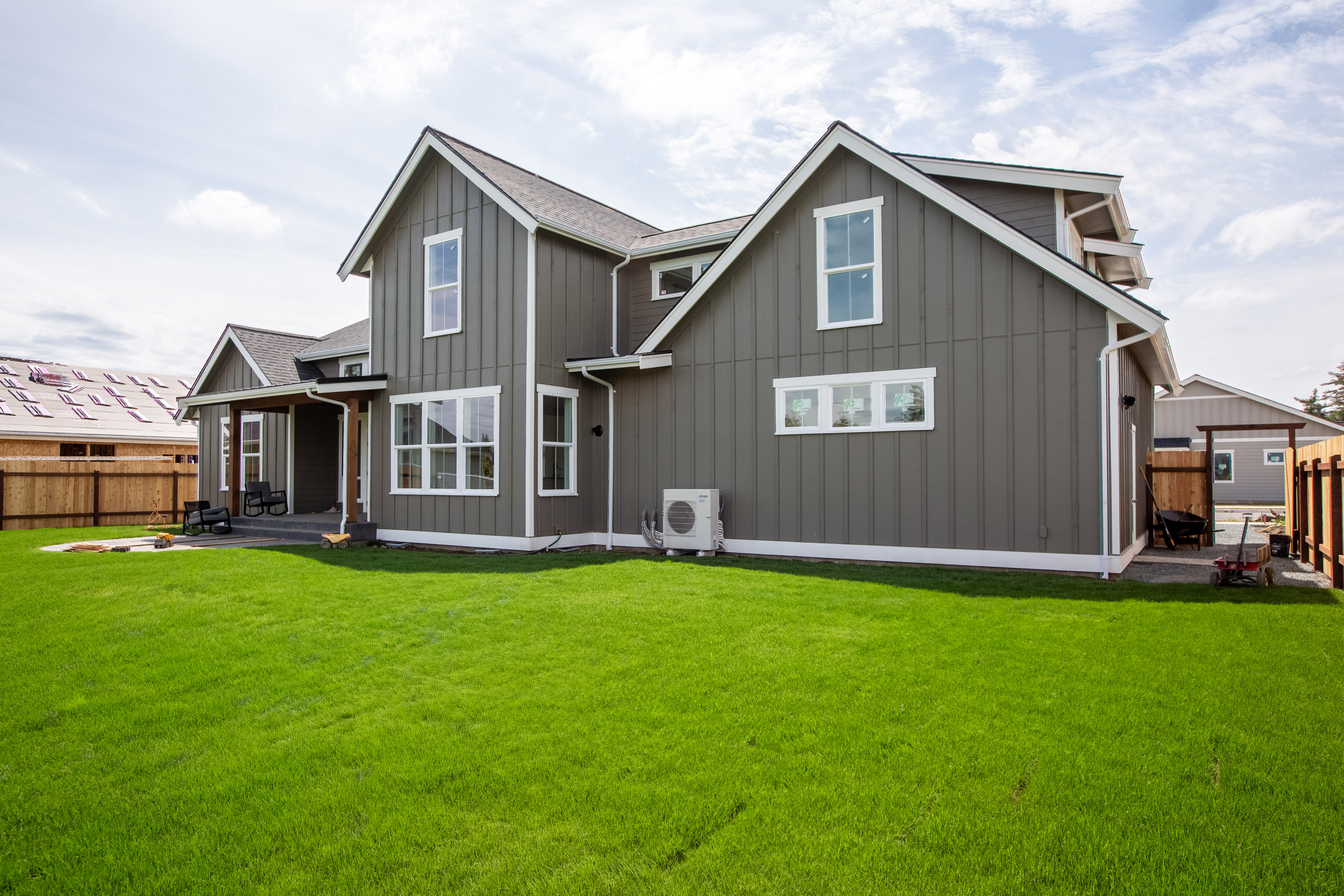 Contemporary Farmhouse 820
