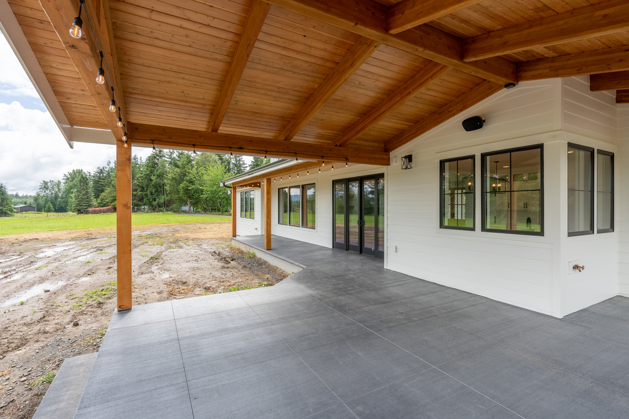 Farmhouse 902