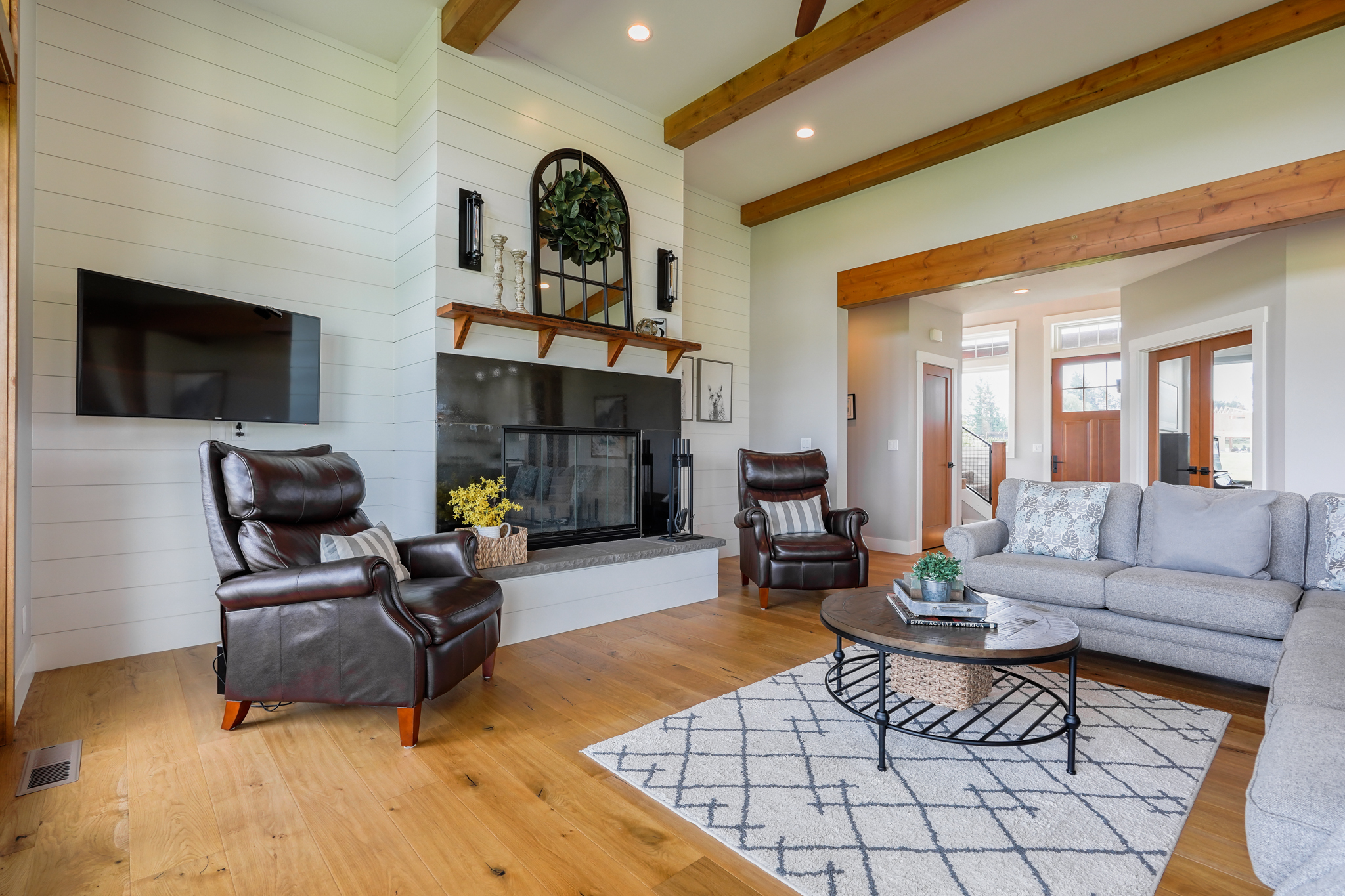 Contemporary Farmhouse 845