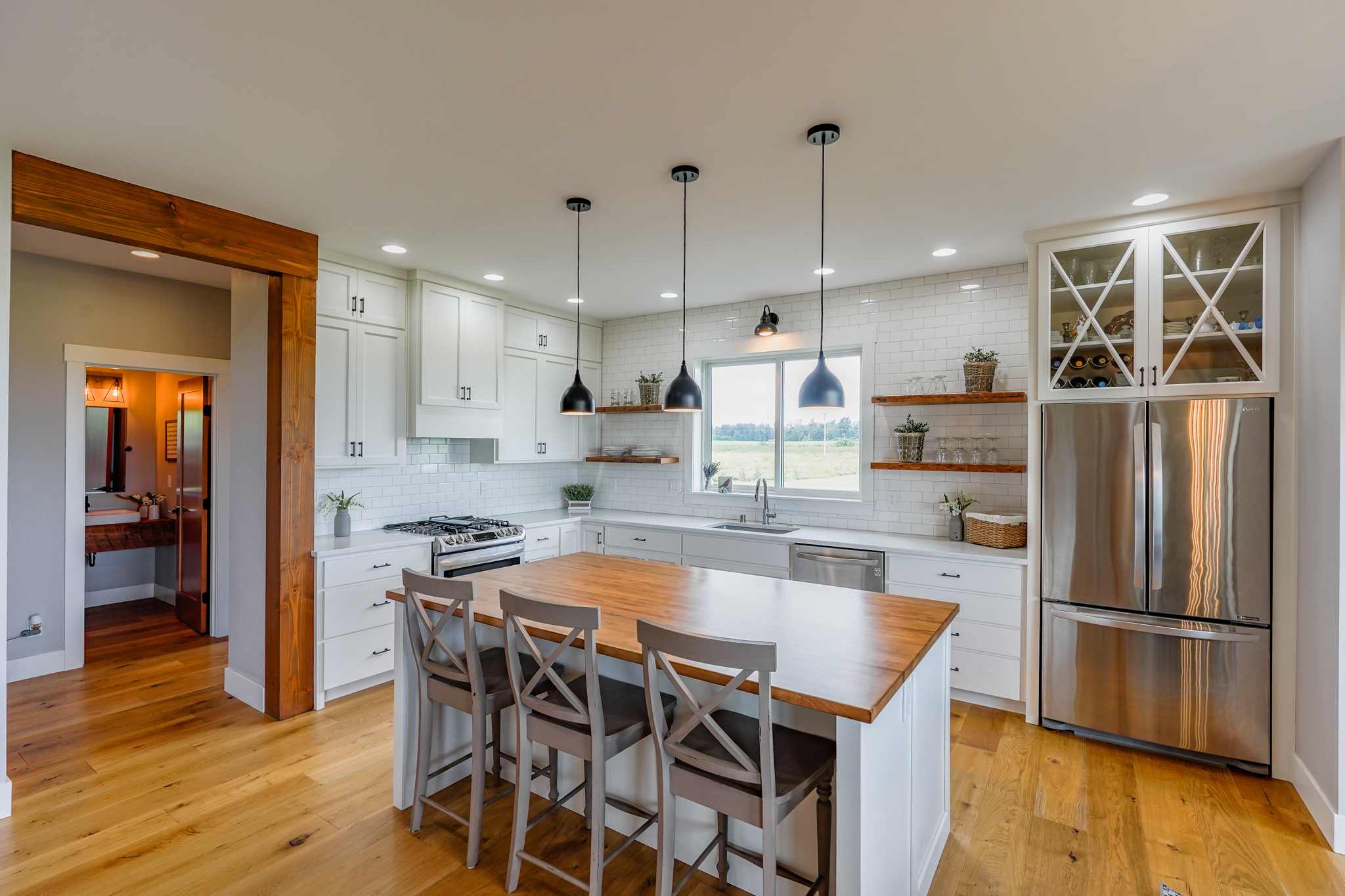 Contemporary Farmhouse 845