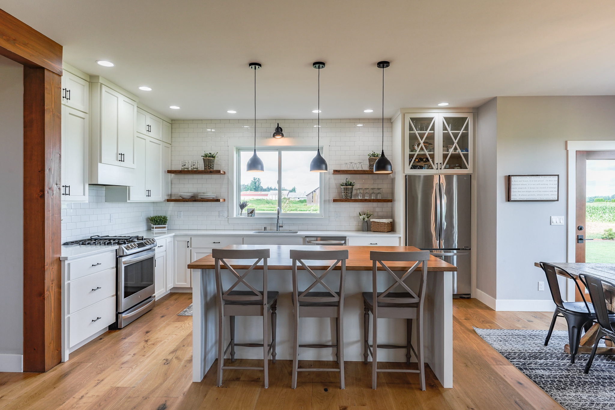 Contemporary Farmhouse 845