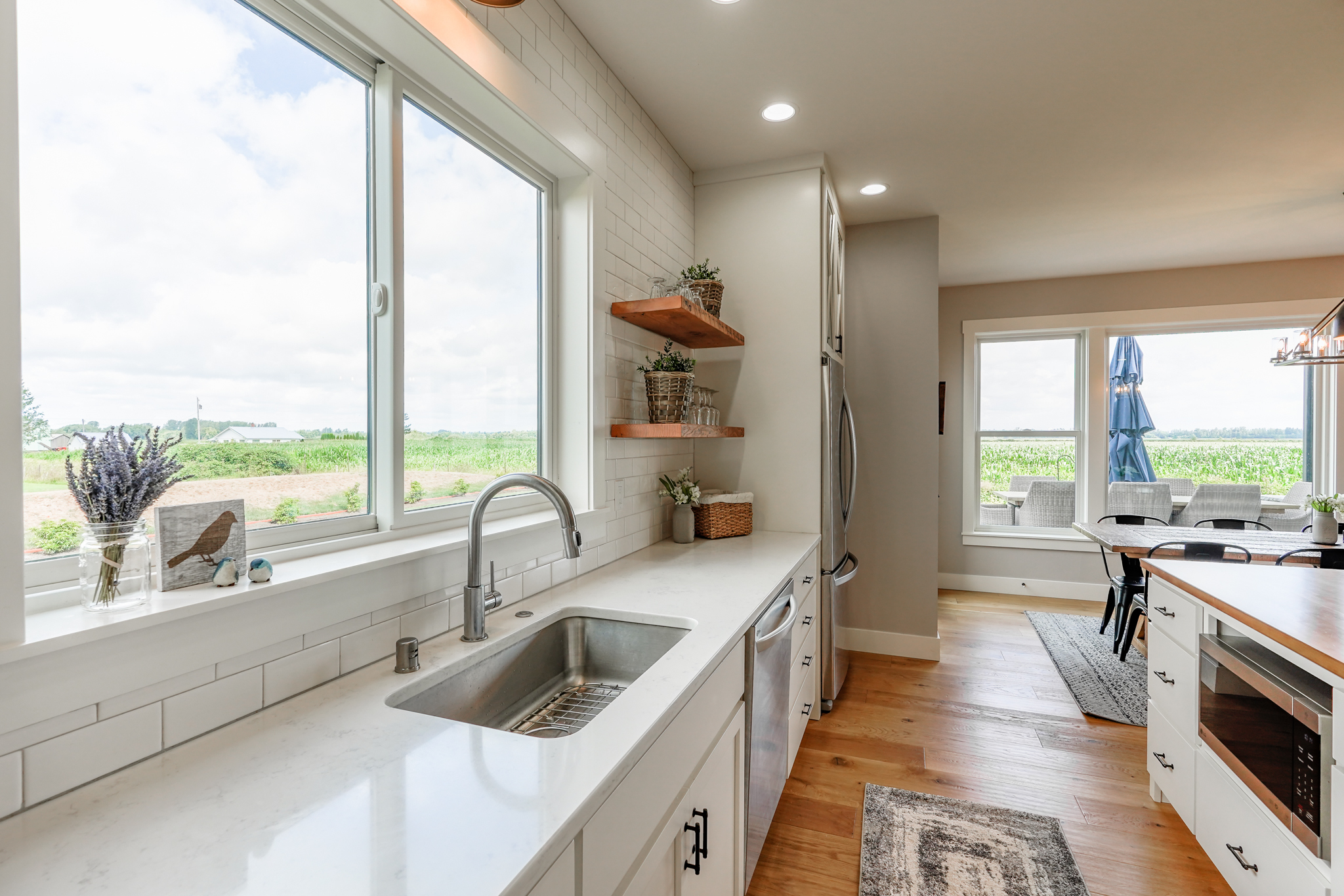 Contemporary Farmhouse 845