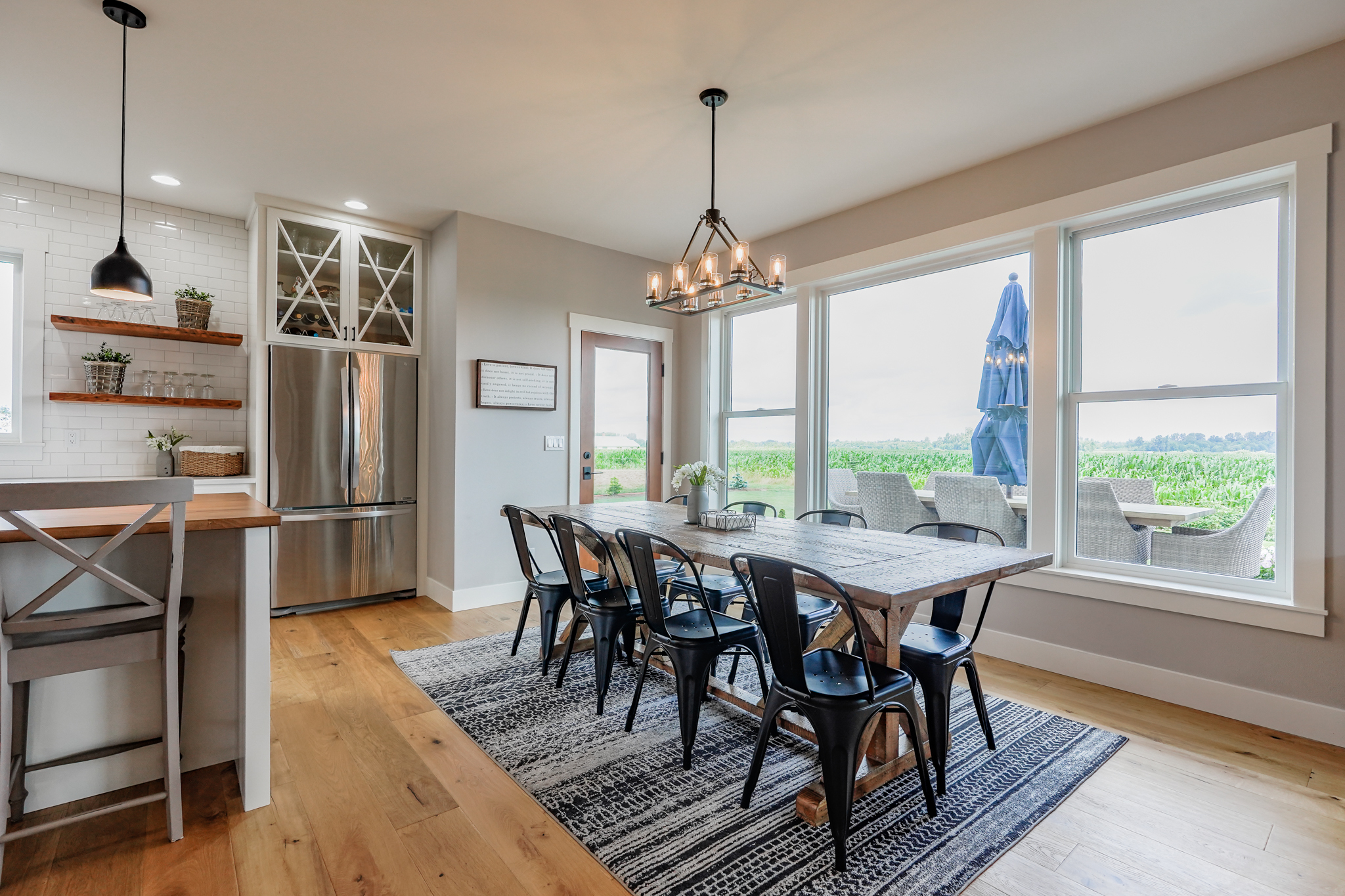 Contemporary Farmhouse 845