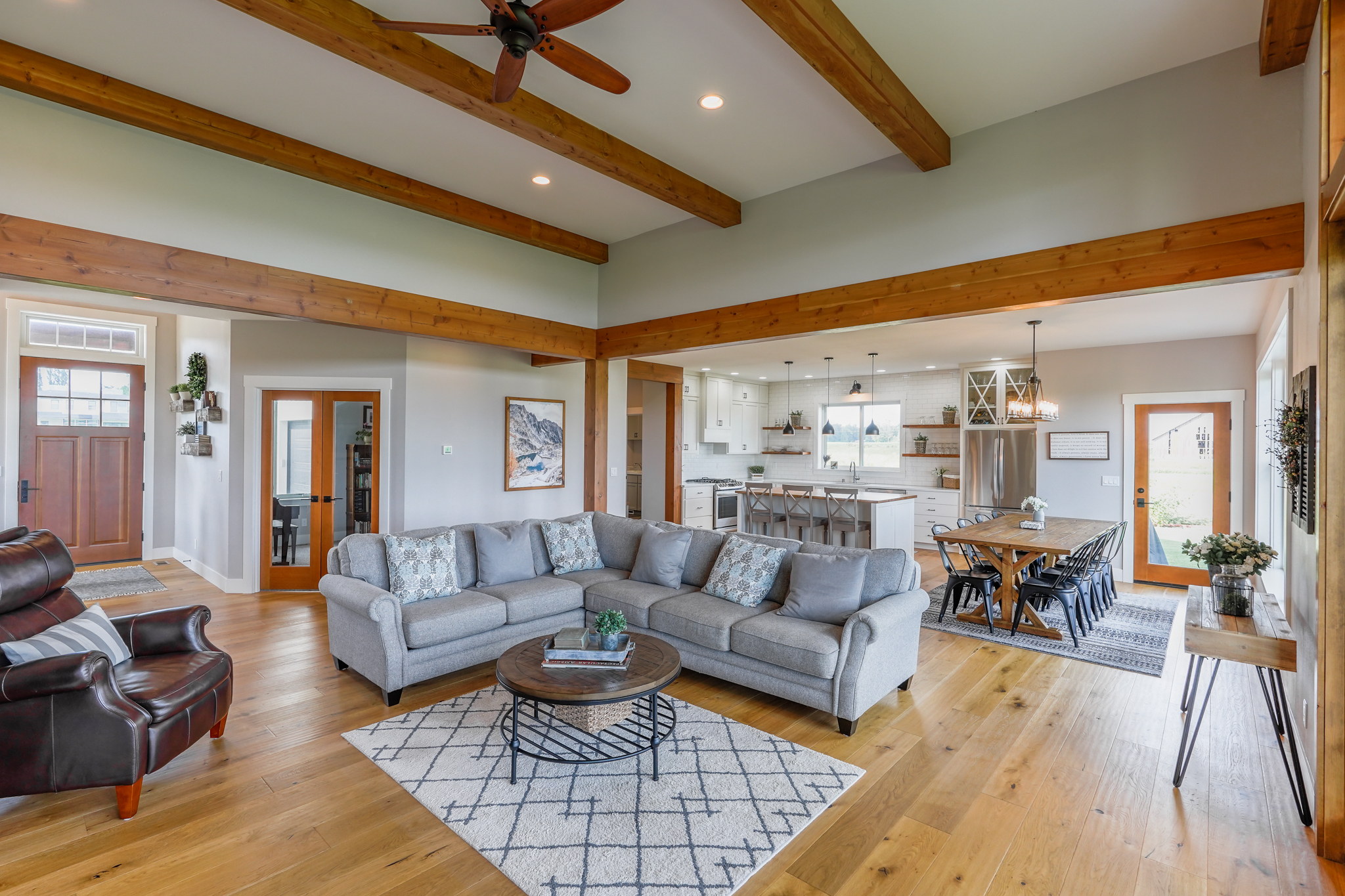 Contemporary Farmhouse 845