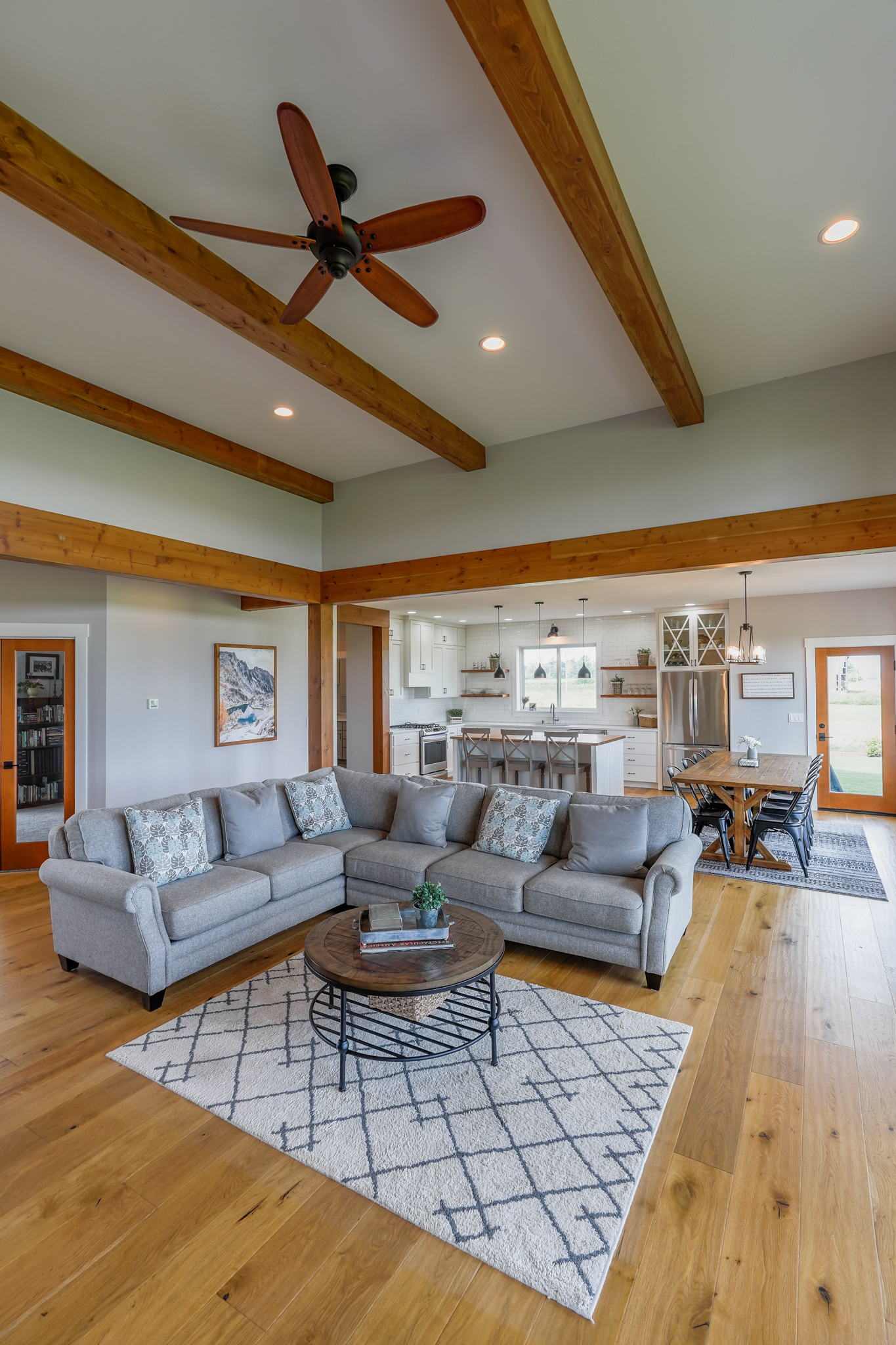 Contemporary Farmhouse 845
