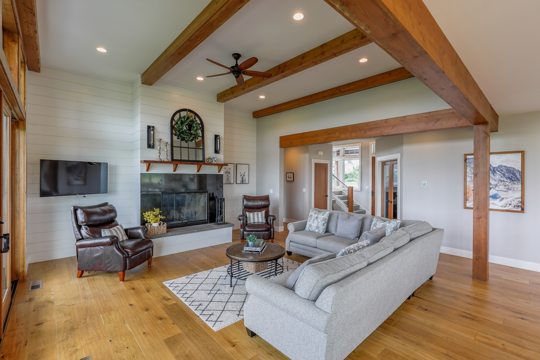 Contemporary Farmhouse 845