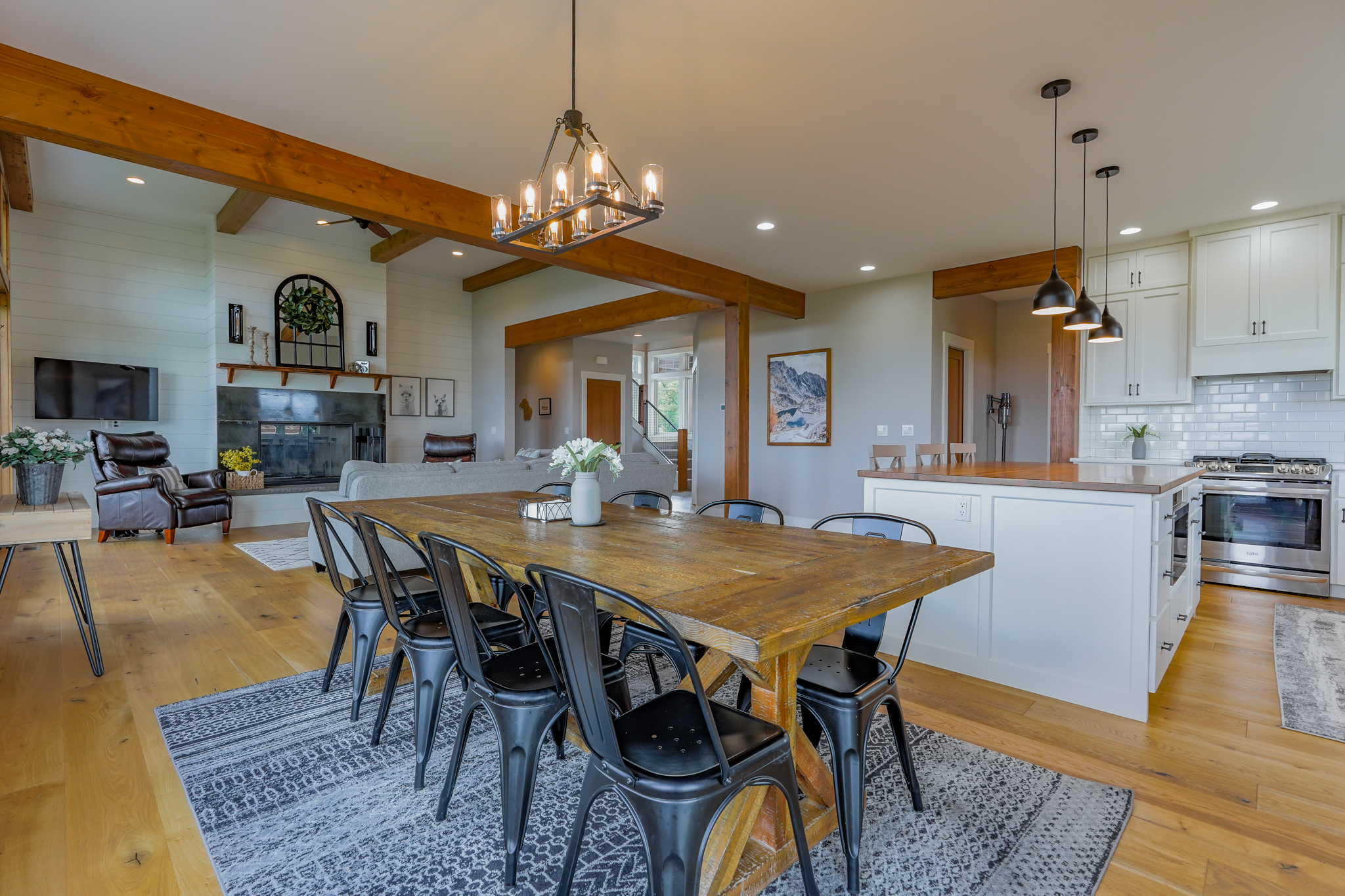Contemporary Farmhouse 845
