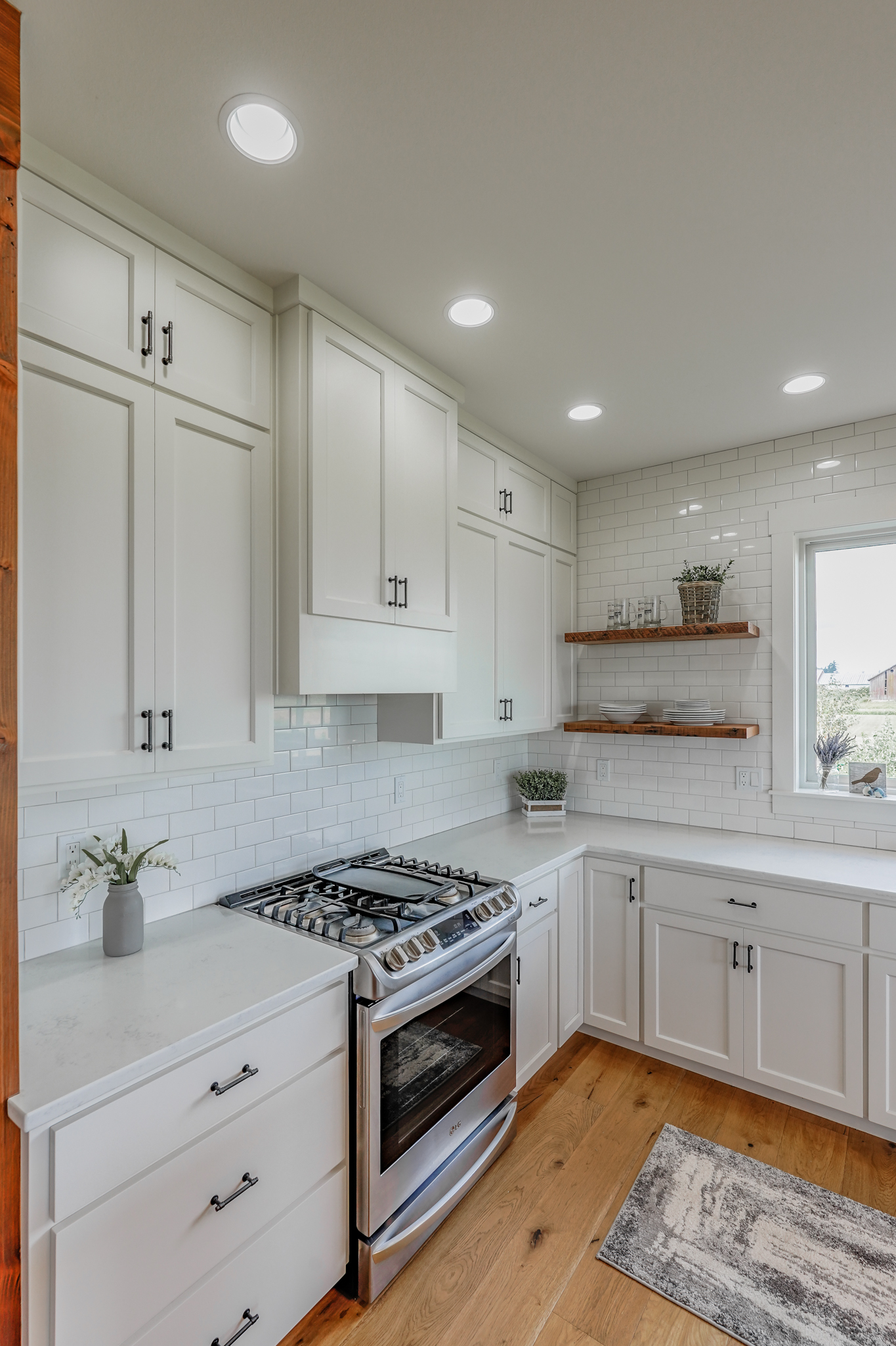 Contemporary Farmhouse 845
