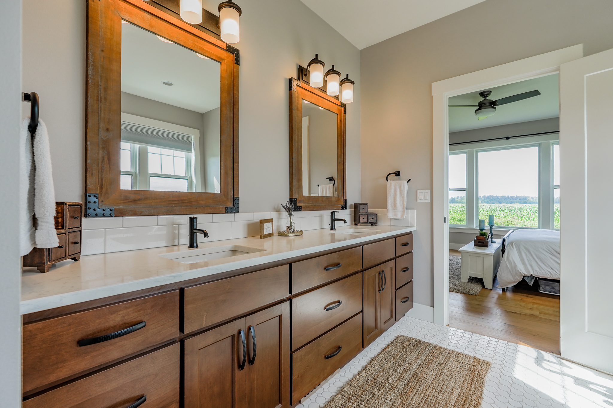 Contemporary Farmhouse 845