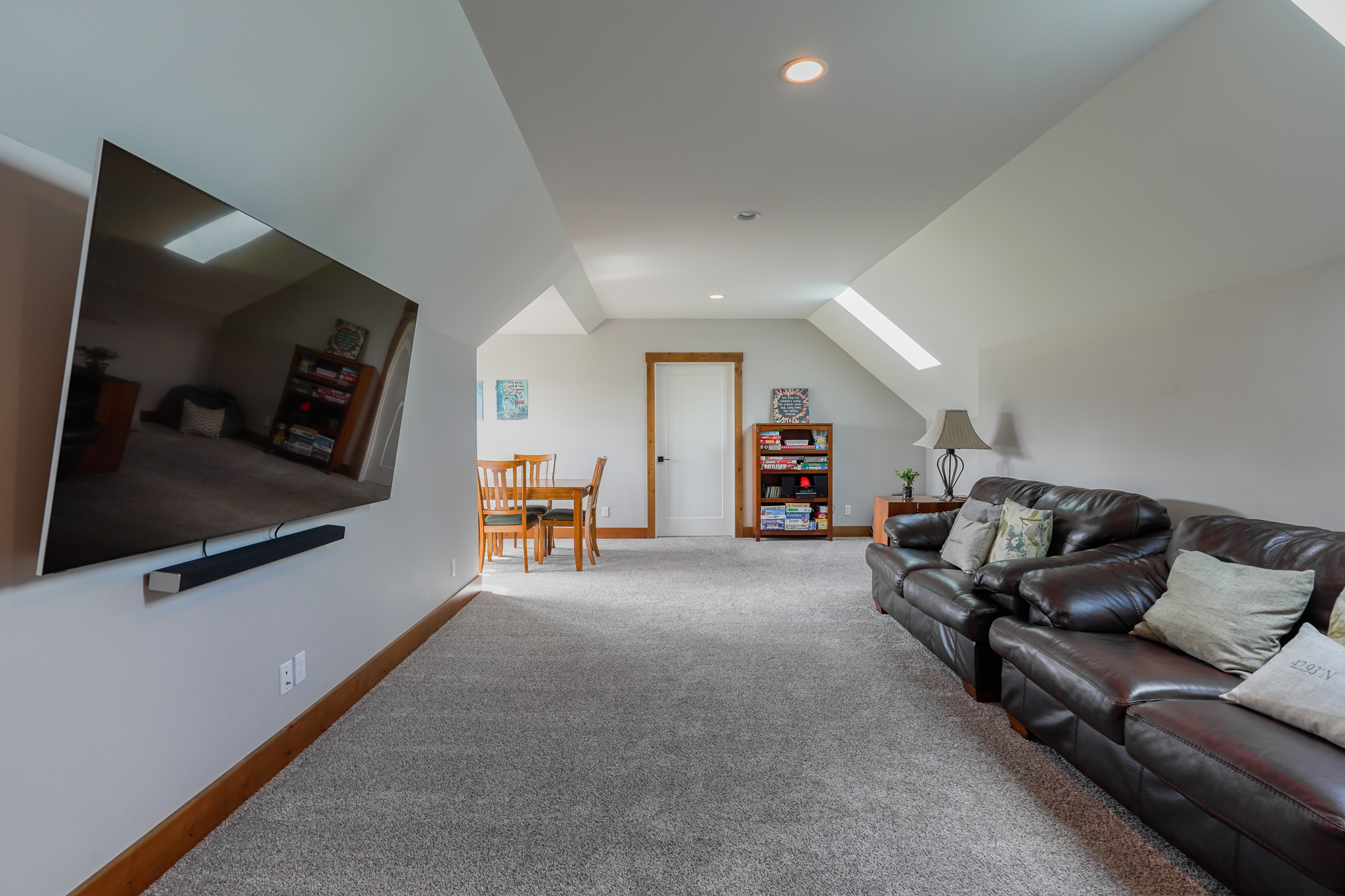 Contemporary Farmhouse 845