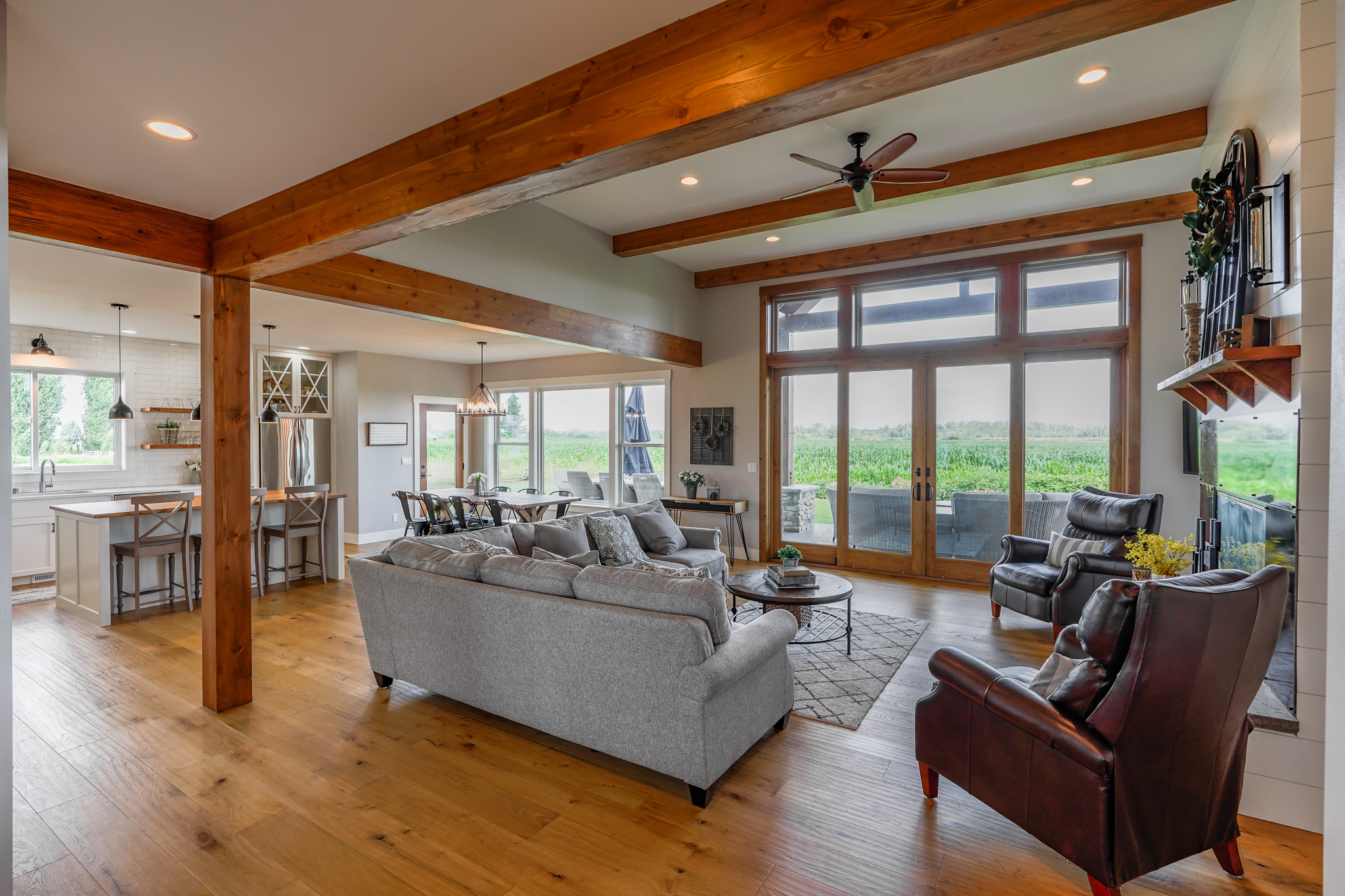 Contemporary Farmhouse 845