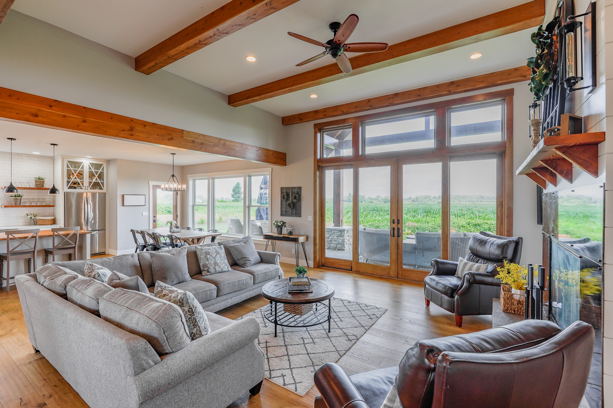 Contemporary Farmhouse 845