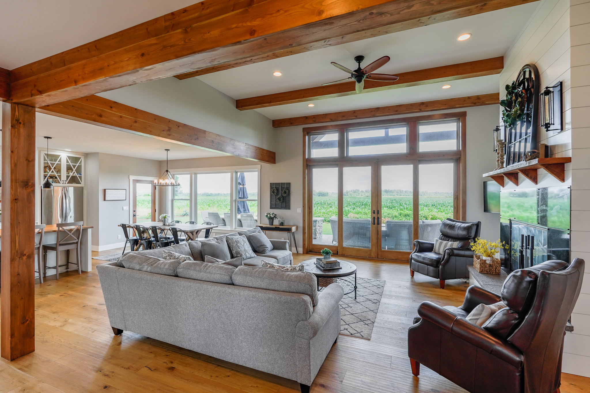 Contemporary Farmhouse 845