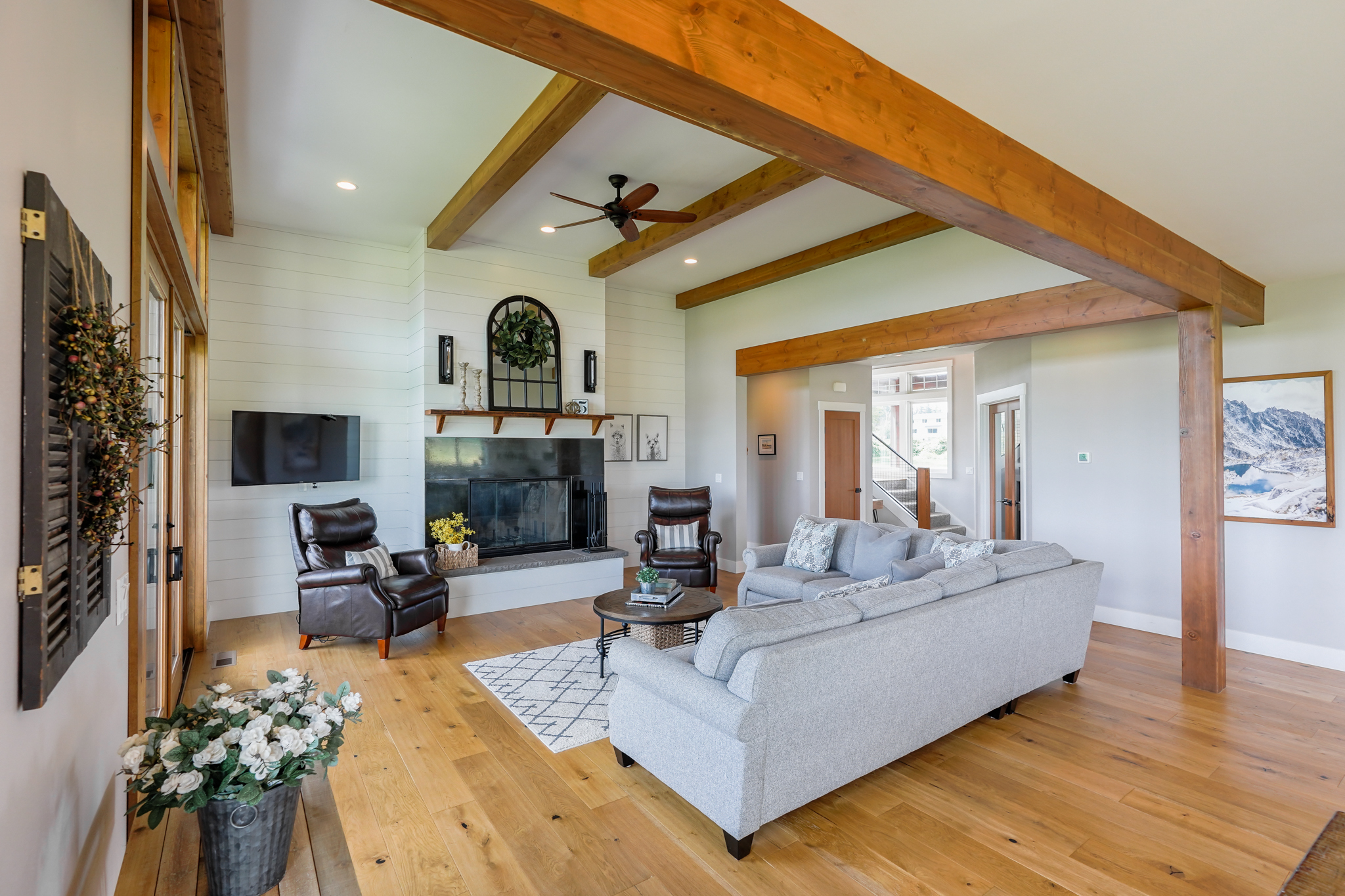Contemporary Farmhouse 845