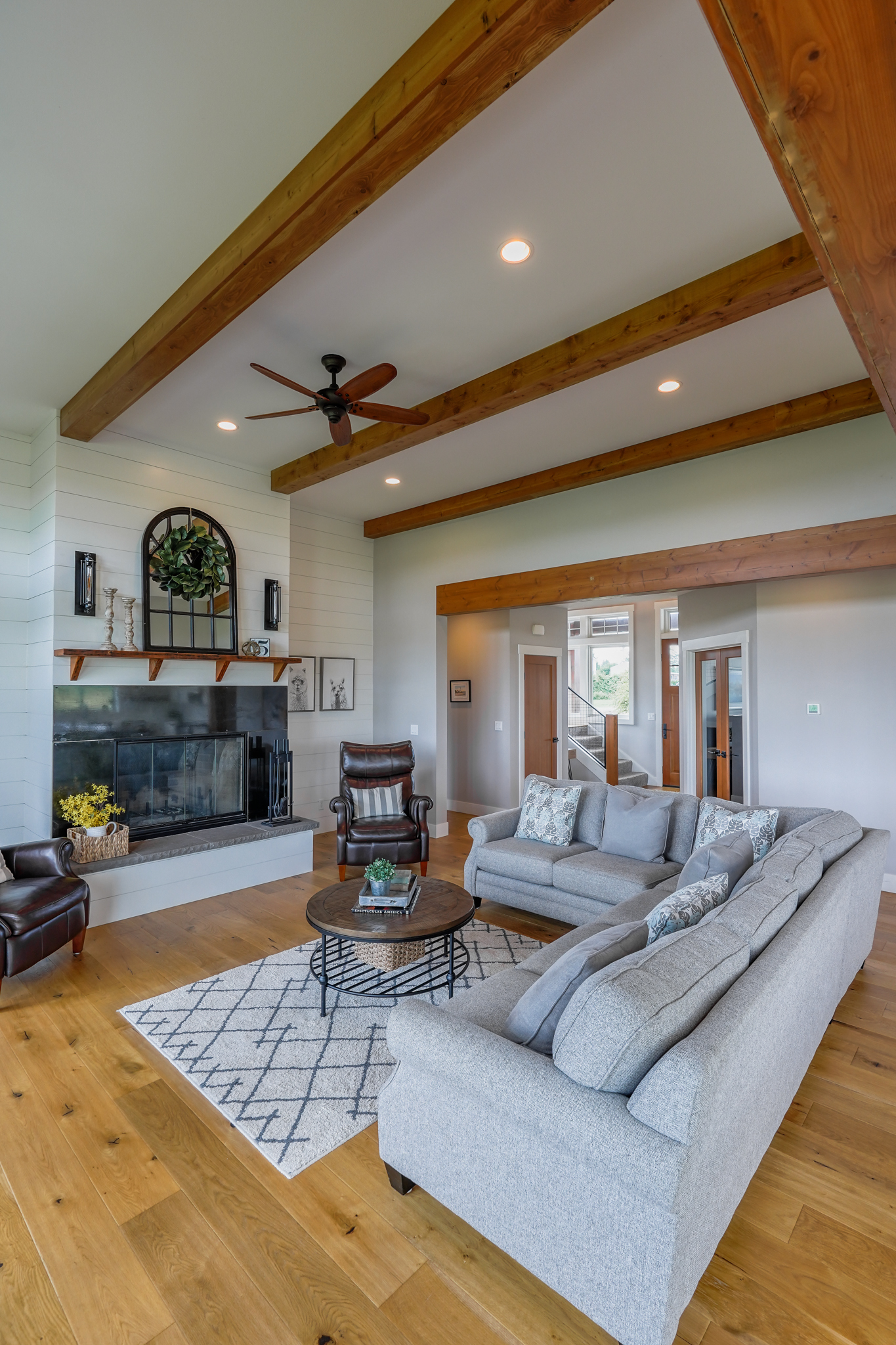 Contemporary Farmhouse 845