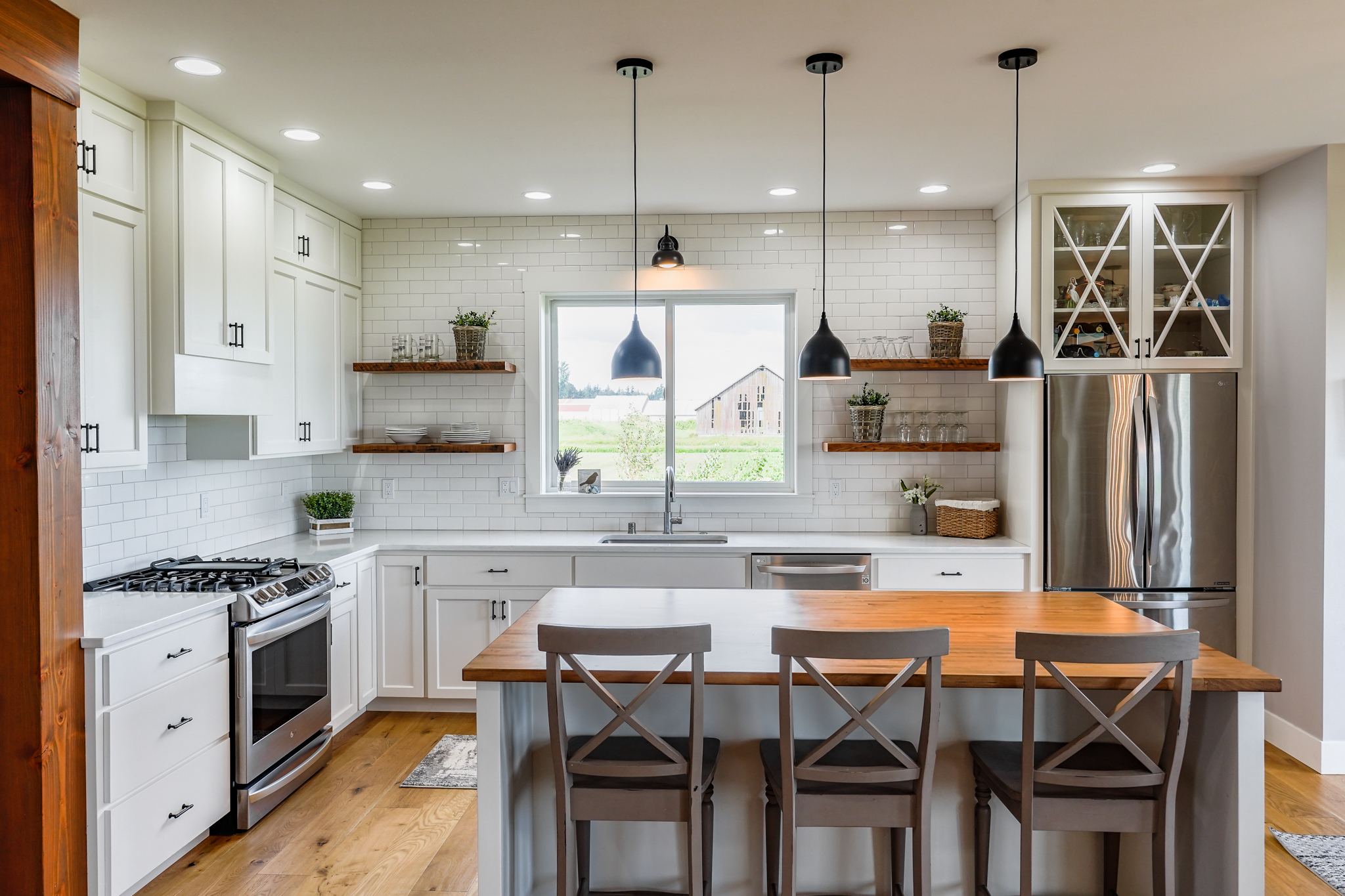 Contemporary Farmhouse 845