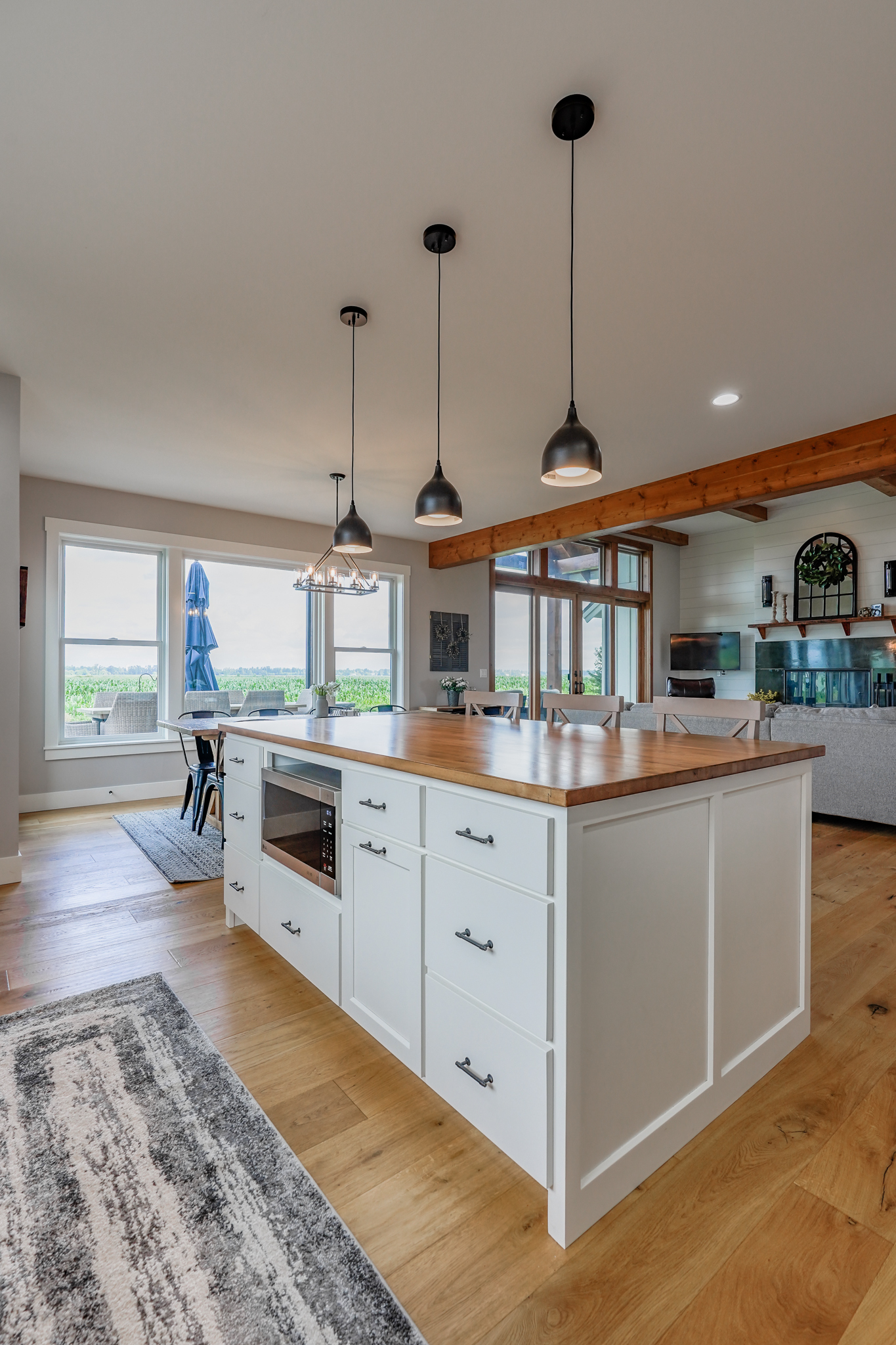 Contemporary Farmhouse 845