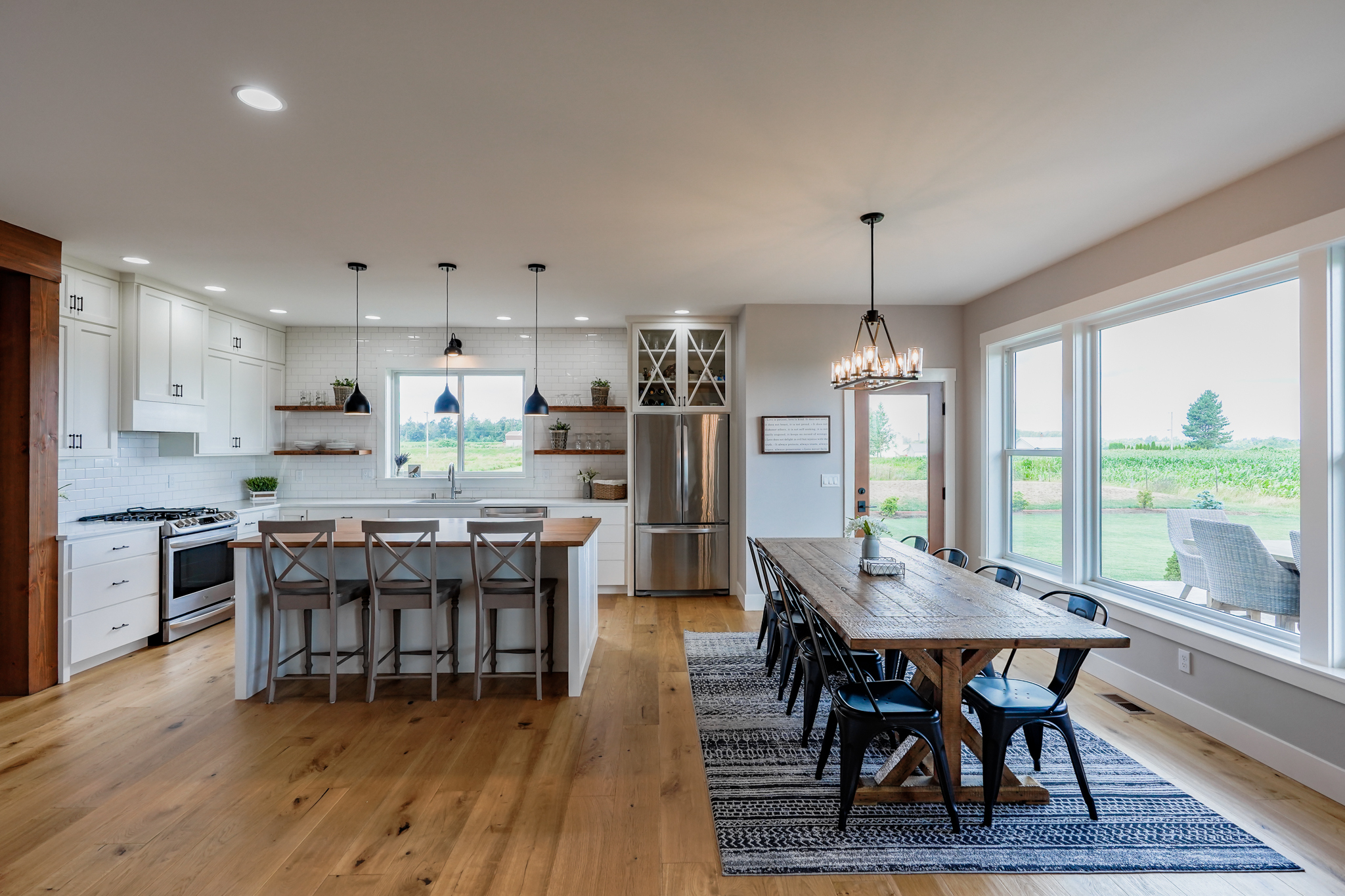Contemporary Farmhouse 845