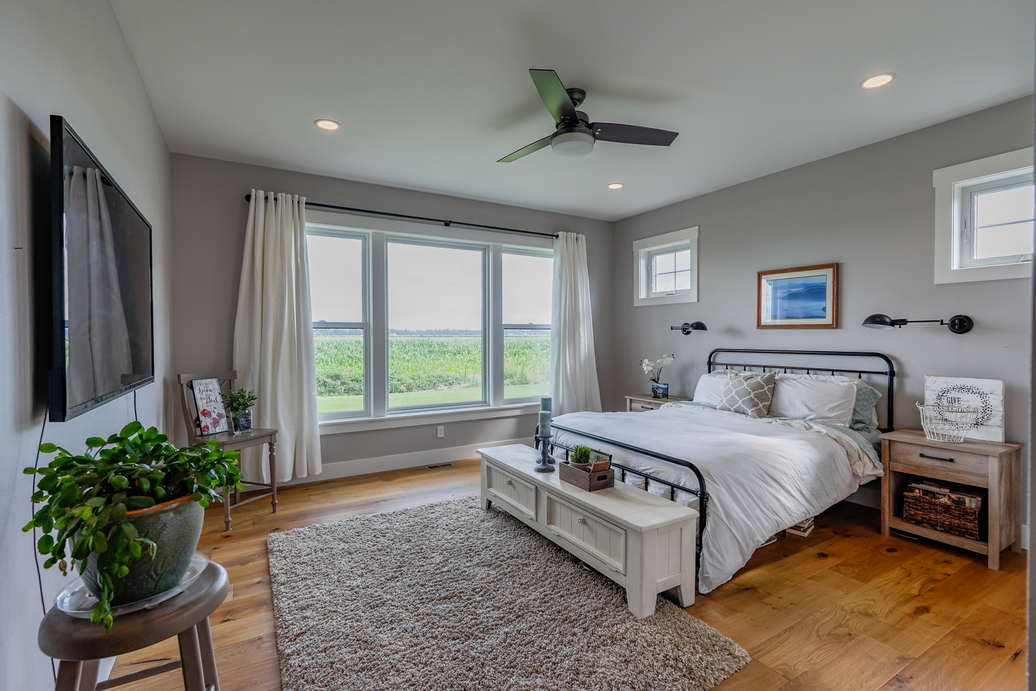 Contemporary Farmhouse 845