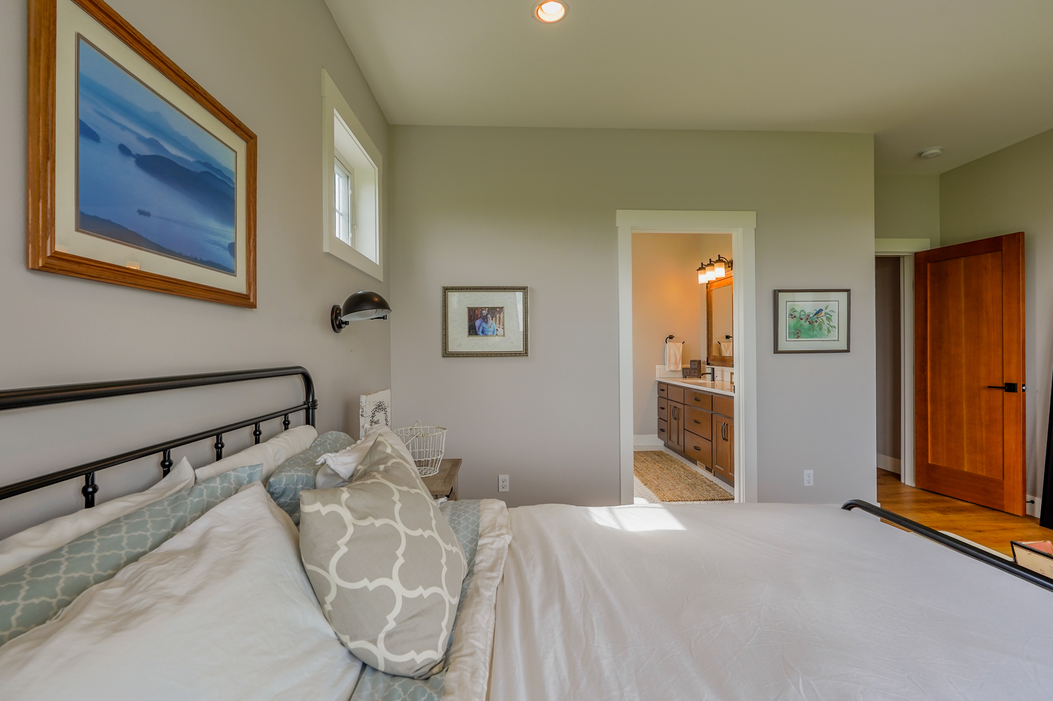 Contemporary Farmhouse 845