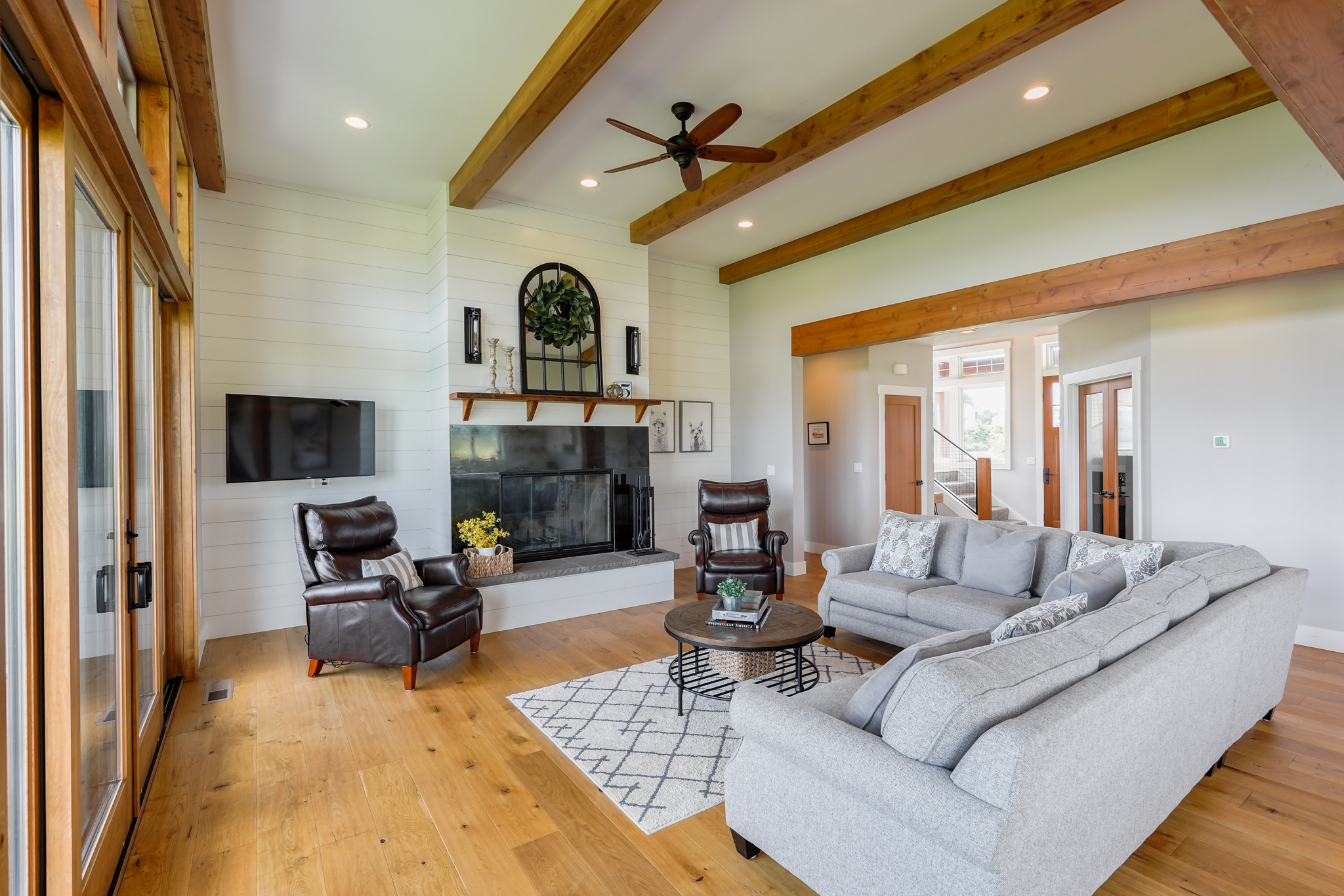 Contemporary Farmhouse 845