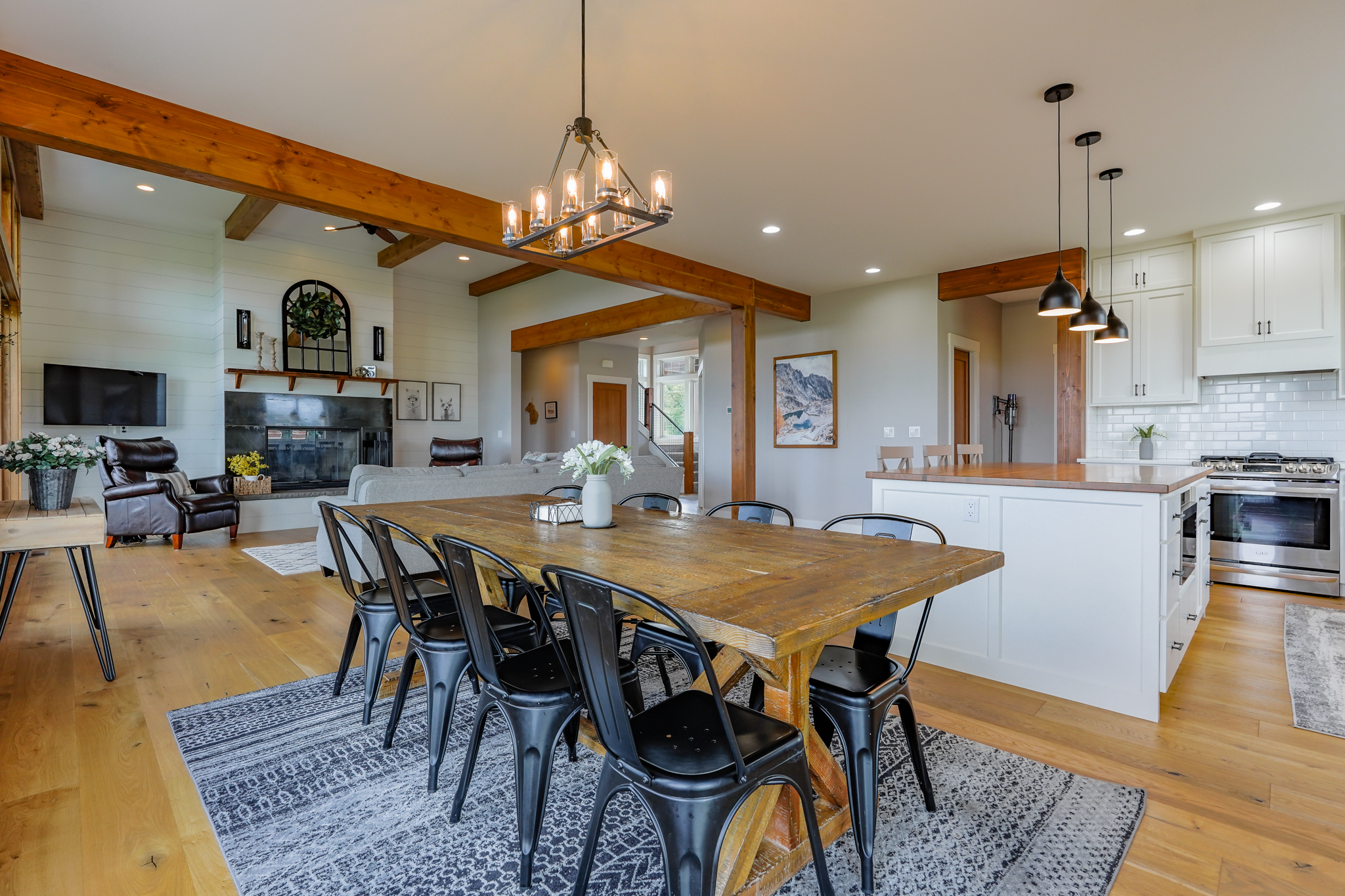 Contemporary Farmhouse 845