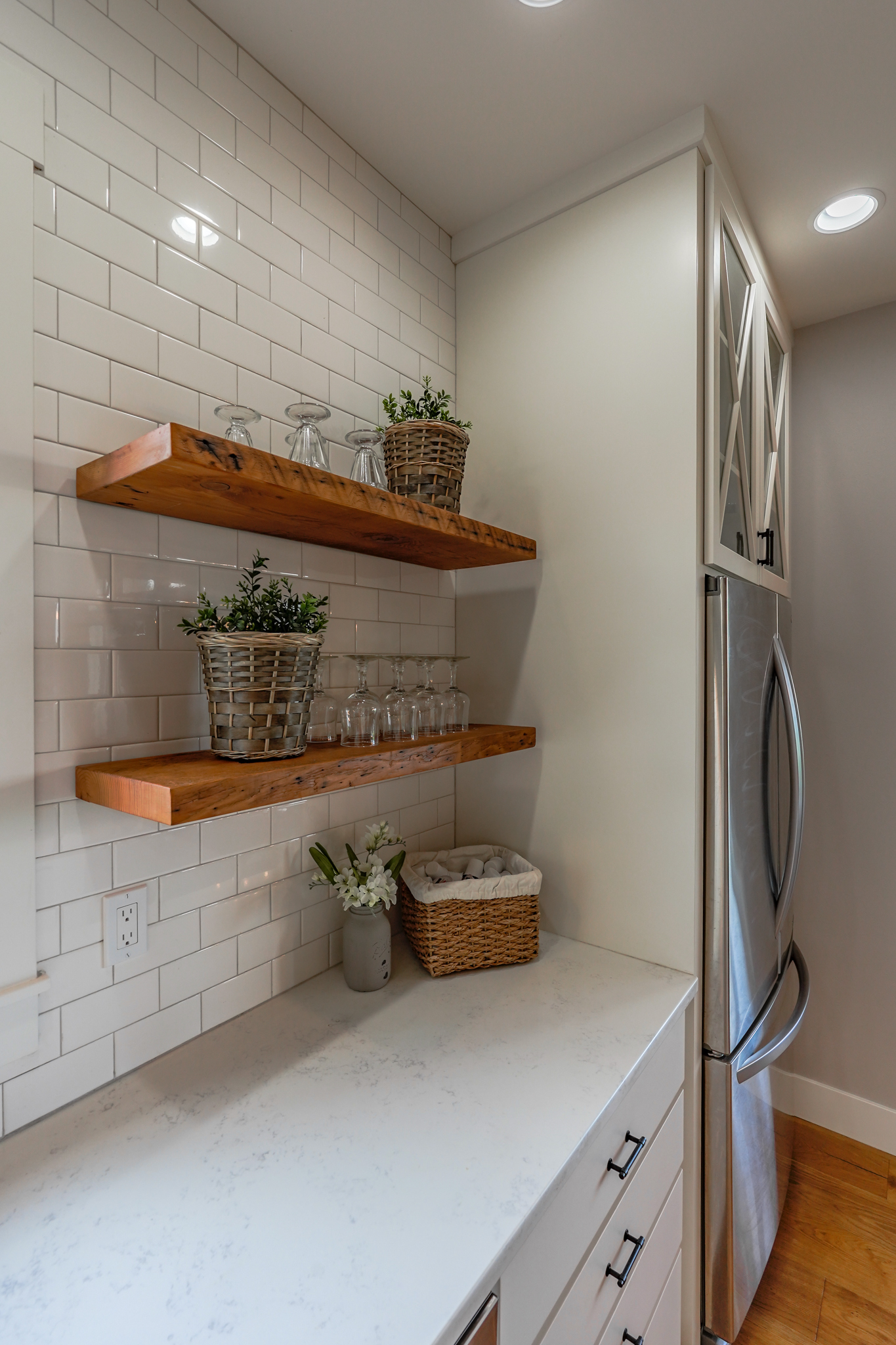 Contemporary Farmhouse 845