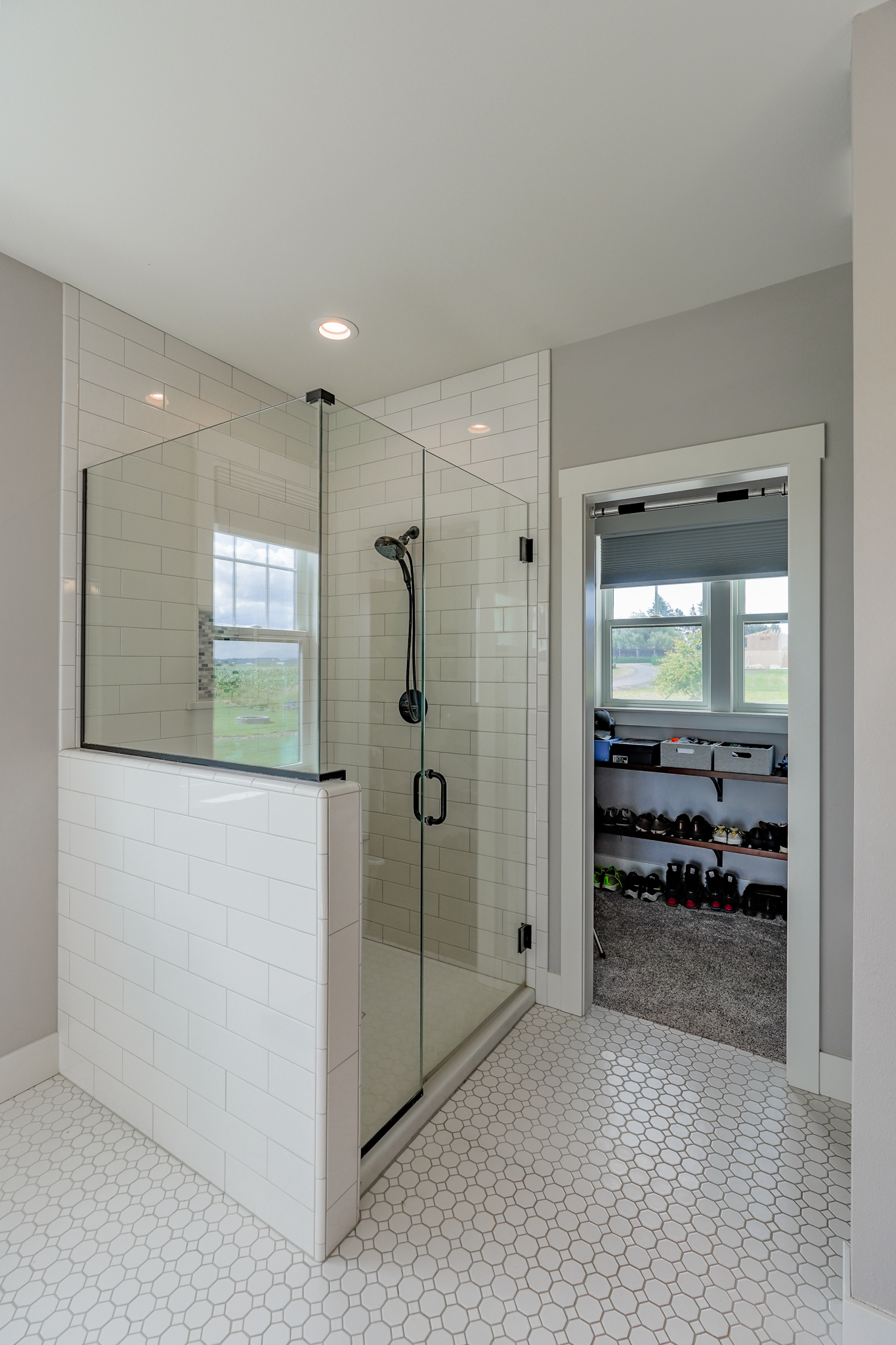 Contemporary Farmhouse 845