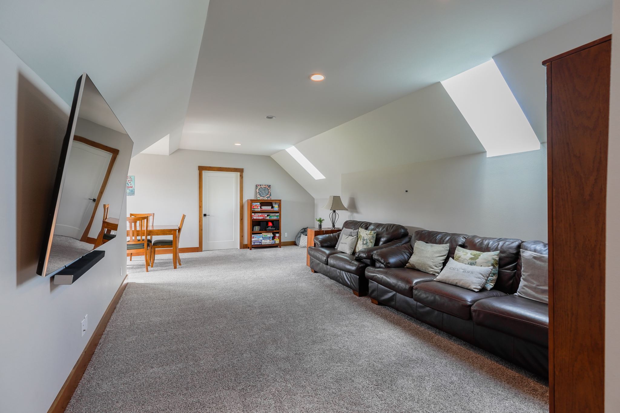 Contemporary Farmhouse 845