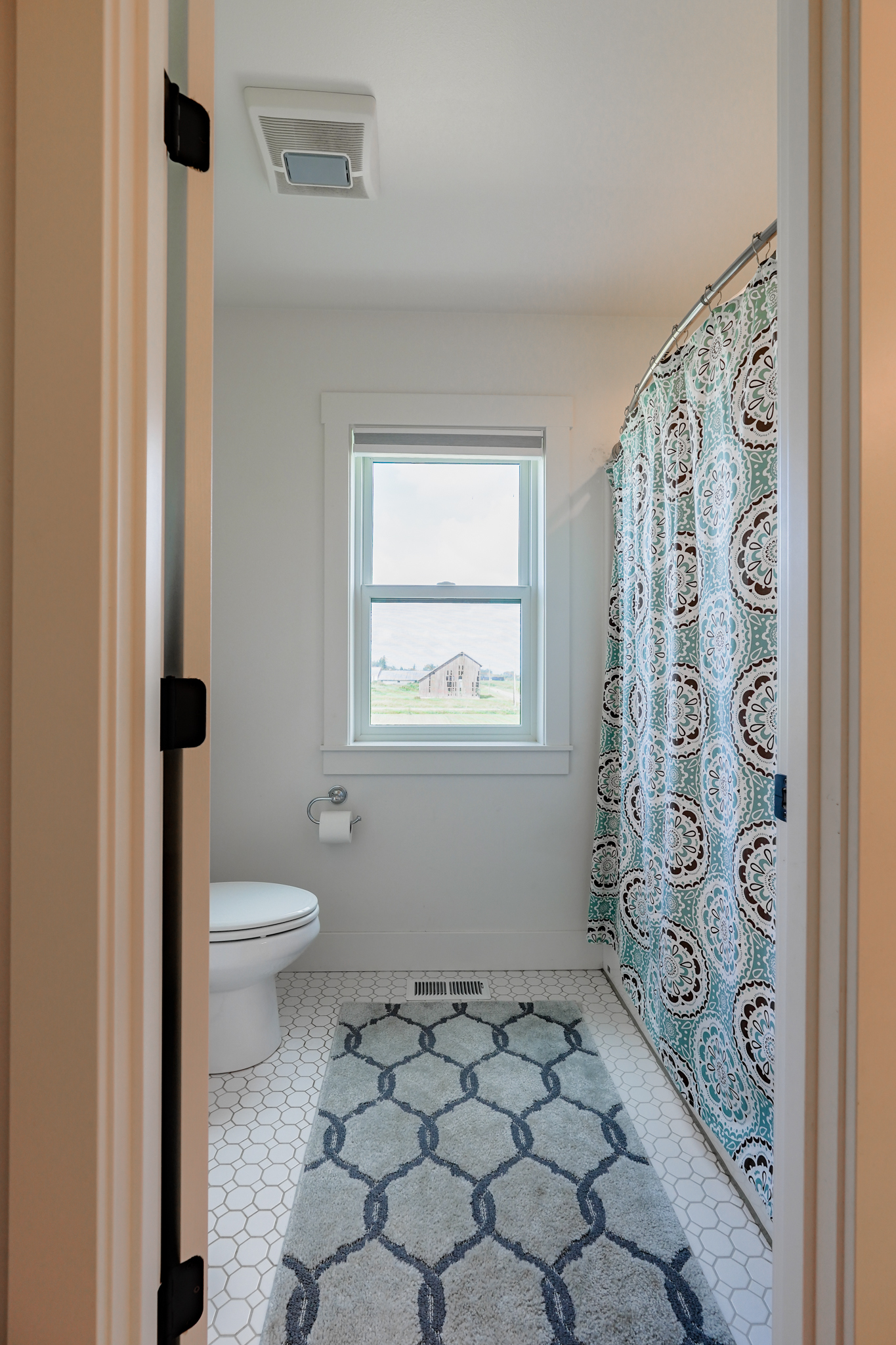 Contemporary Farmhouse 845