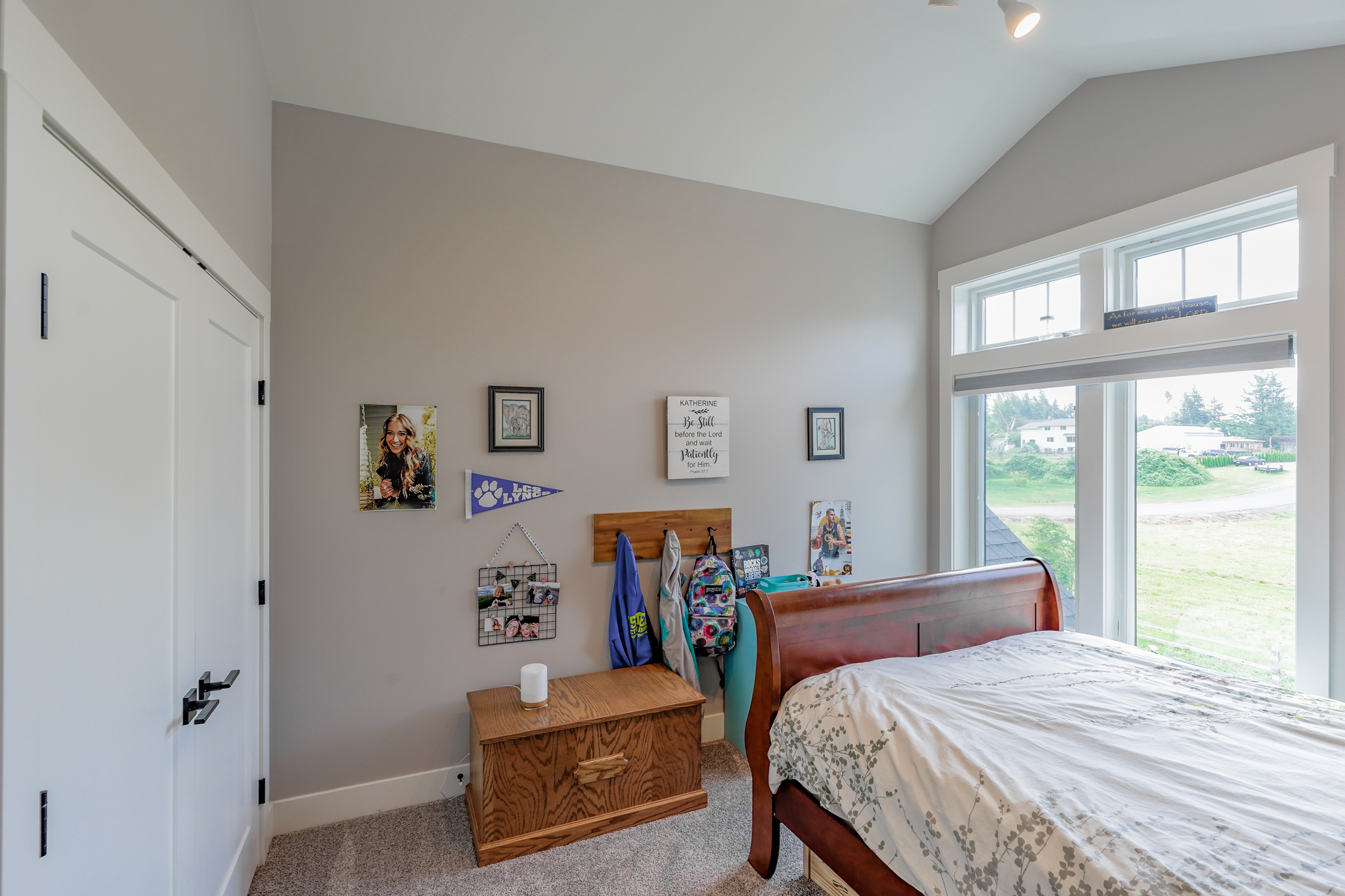 Contemporary Farmhouse 845