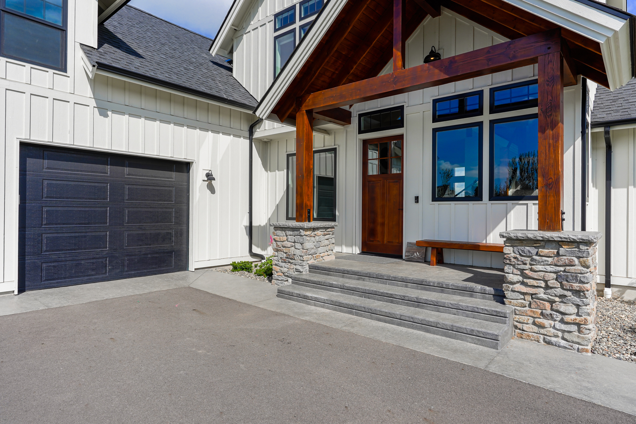 Contemporary Farmhouse 845