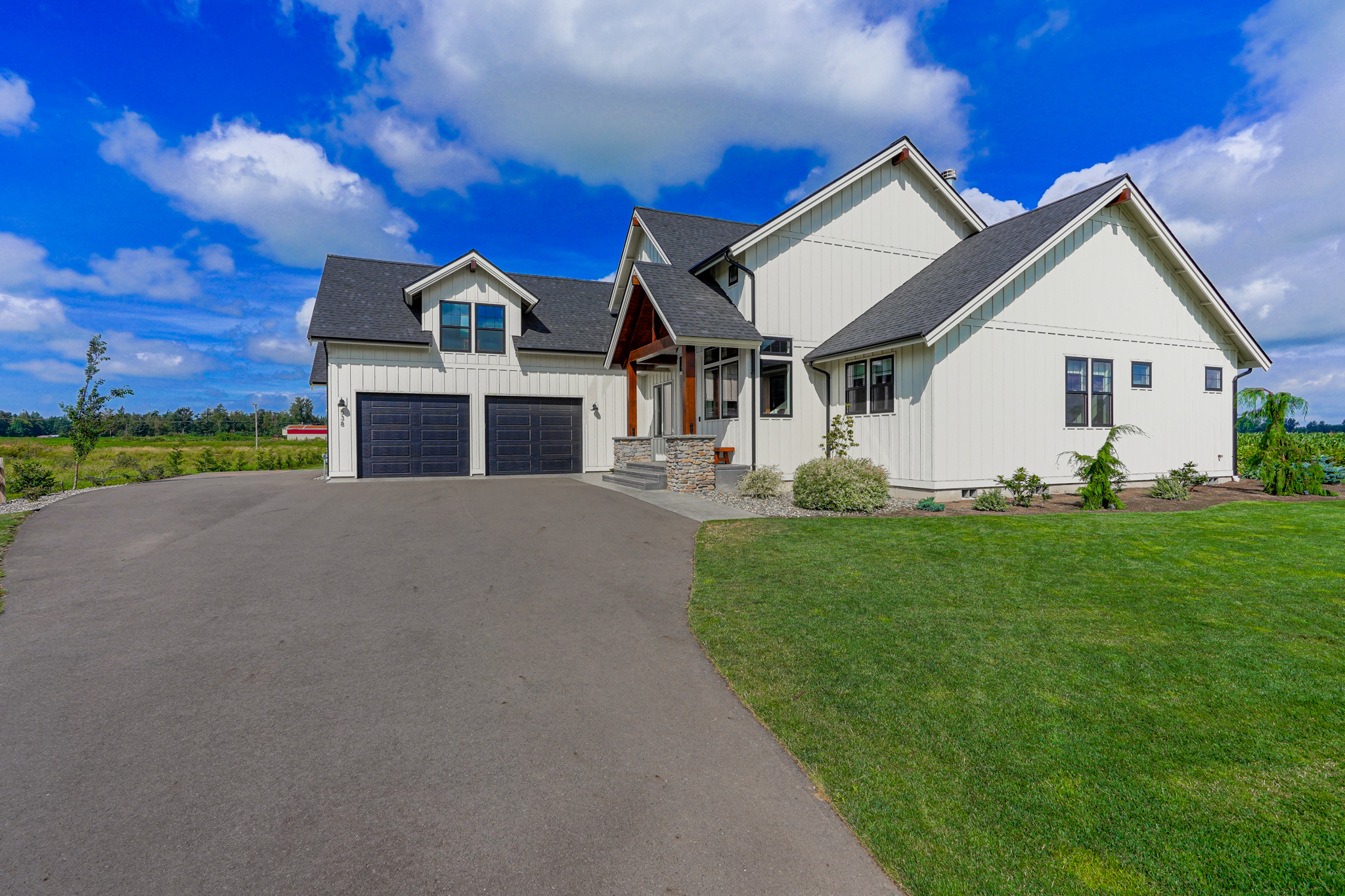 Contemporary Farmhouse 845