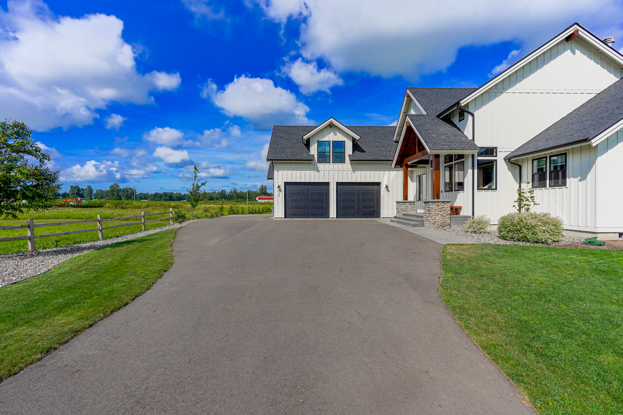 Contemporary Farmhouse 845