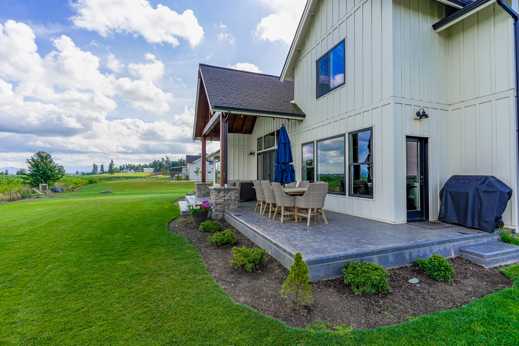 Contemporary Farmhouse 845