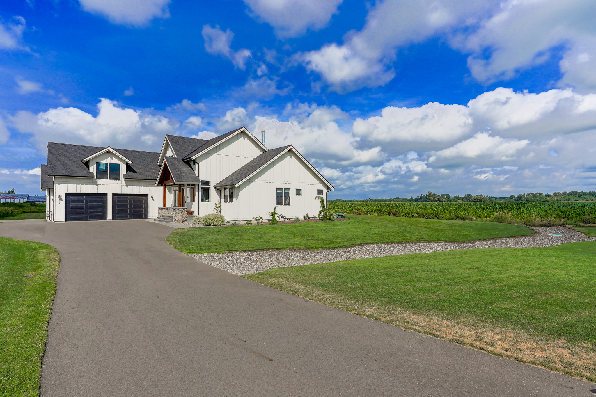 Contemporary Farmhouse 845