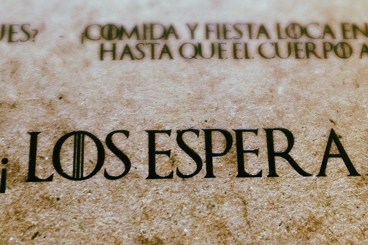 volantes 1/2 carta, 4x1 o 4x0, couche brillante de 130 grm