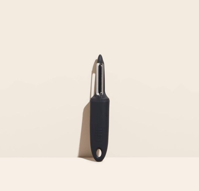 Peeler Black I-Handle Flat