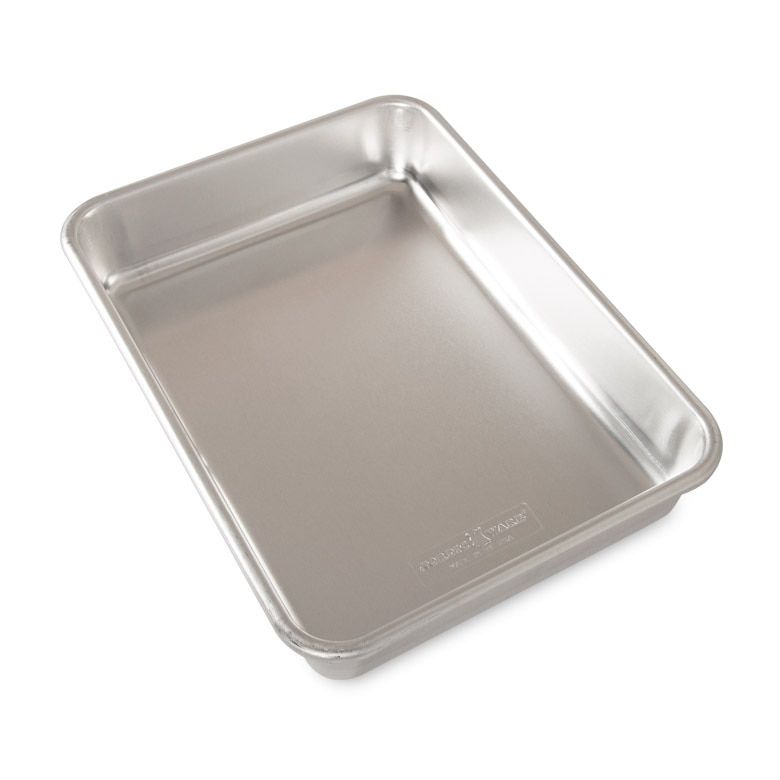 Naturals Rectangular Cake Pan with Storage Lid, 15.8 x 10 x 3.3&quot;
