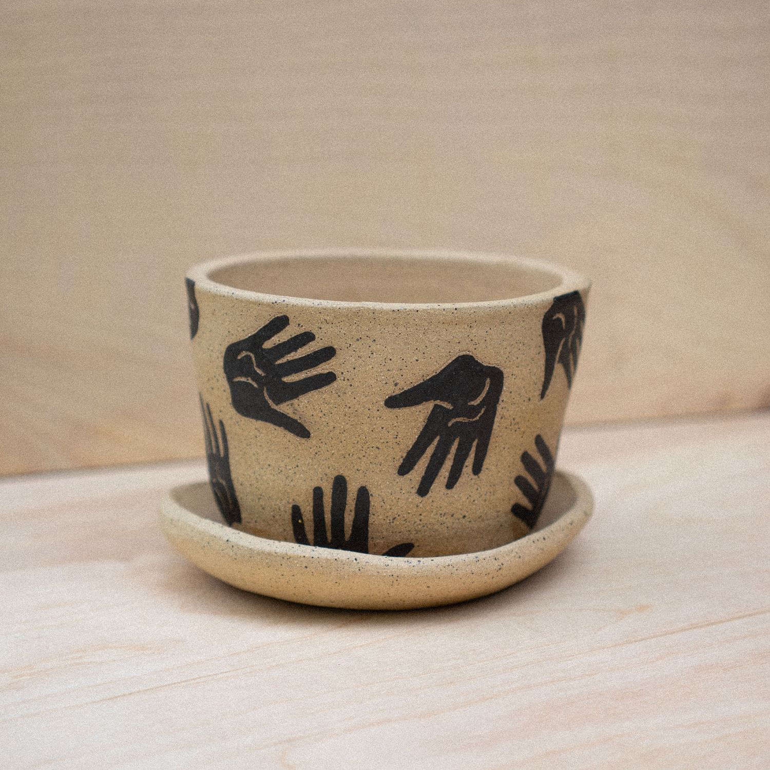 Cut-Out Bowl, Medium Natural with Round Stone