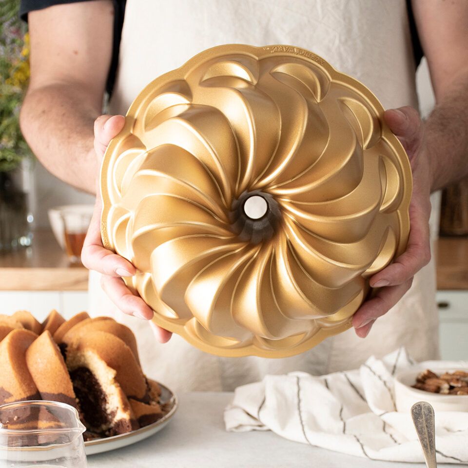 Pirouette Bundt Pan