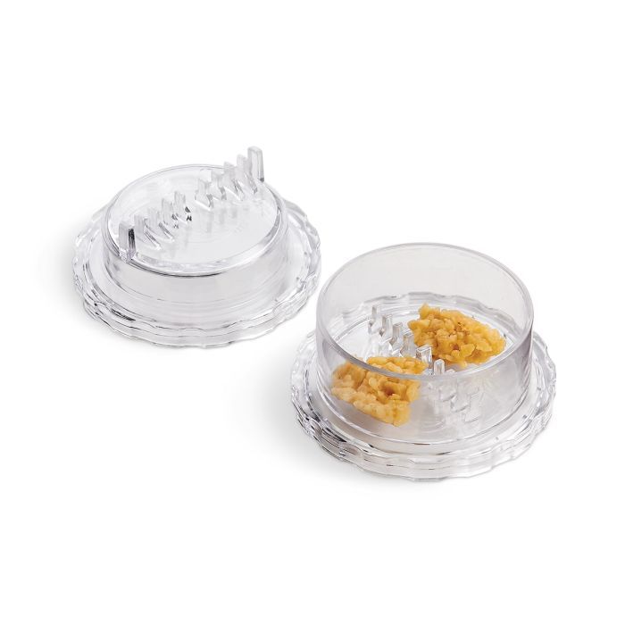 Fantes Cousin Antonella’s Twisting Garlic Mincer