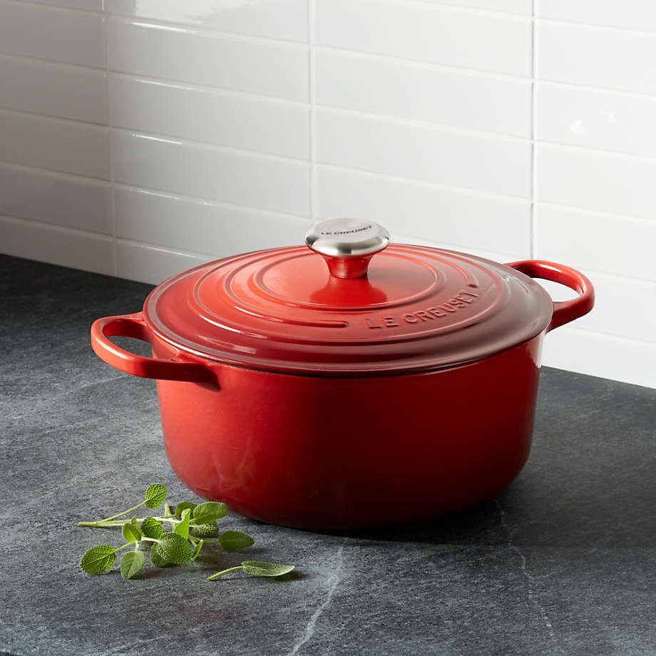 Signature Round Dutch Oven - Cerise, 5.5 qt. | Le Creuset