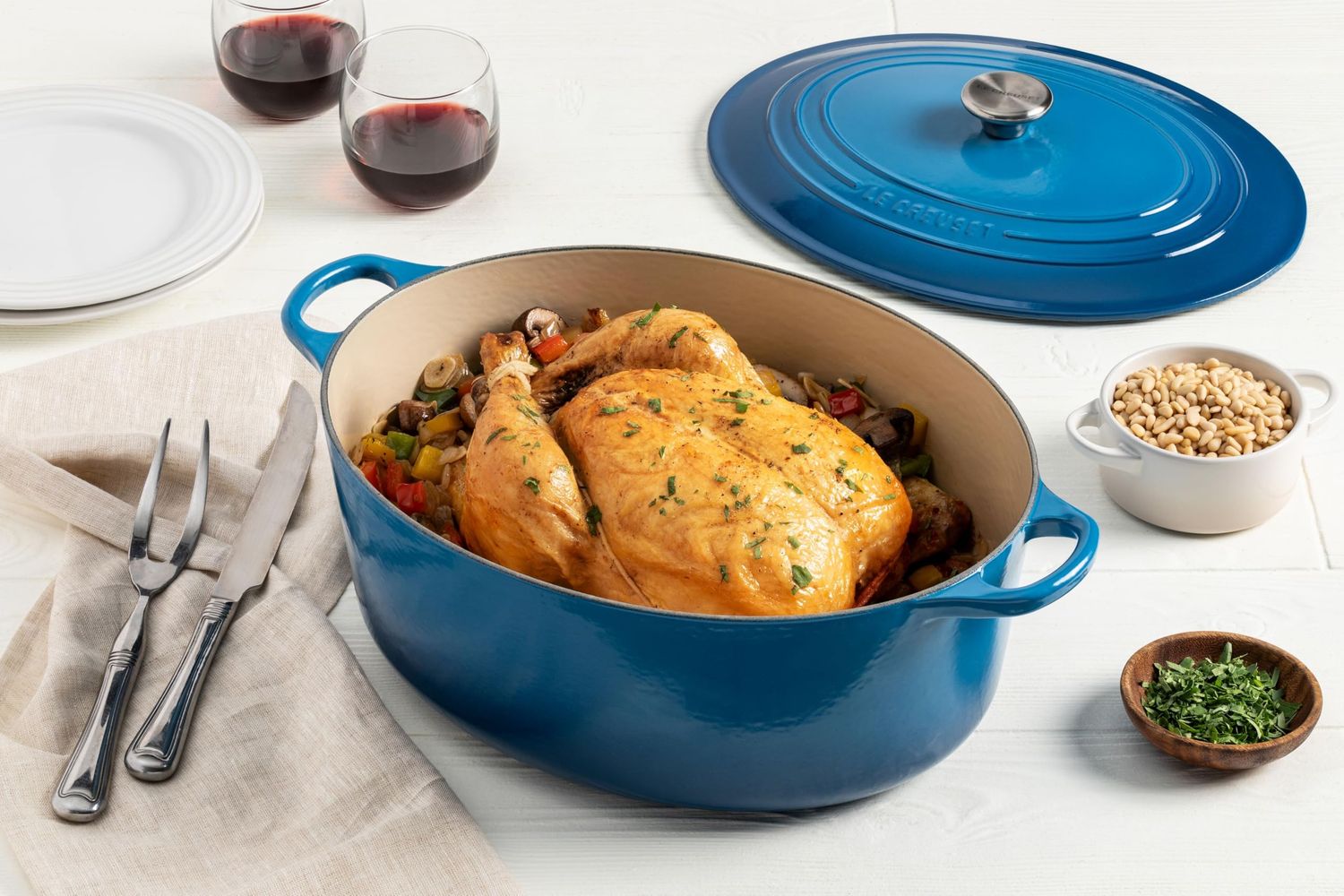 Signature Oval Dutch Oven - Rhone, 8 qt. | Le Creuset