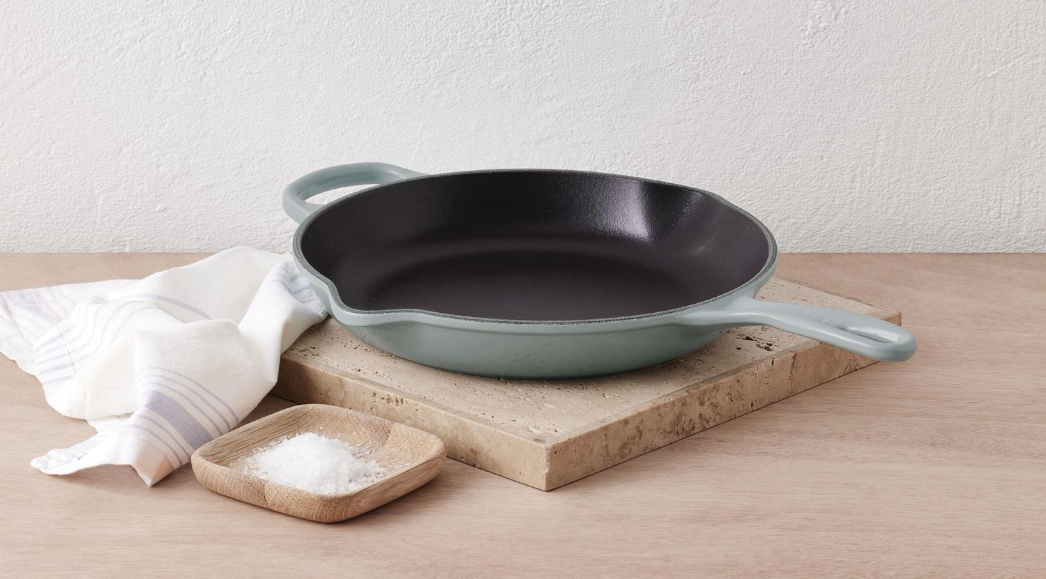 11.75&quot; Signature Iron Handle Skillet - Sea Salt, 11.75&quot; (2-3/8 qt.) | Le Creuset