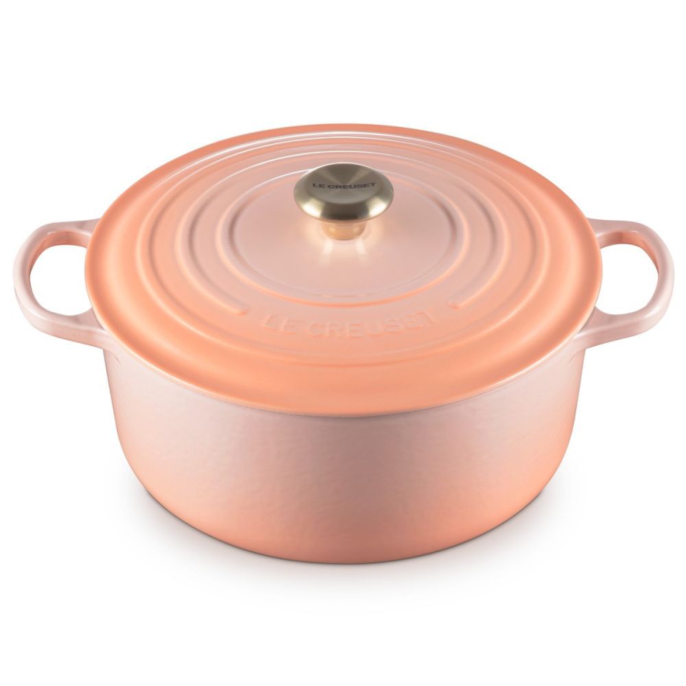 Signature Round Dutch Oven - Peche, 5.5 qt. | Le Creuset
