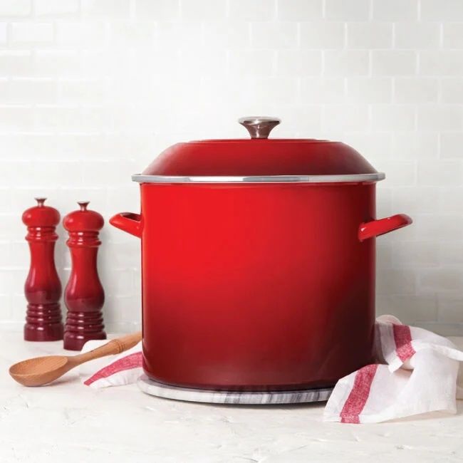 Stockpot - Cerise, 16 qt. | Le Creuset
