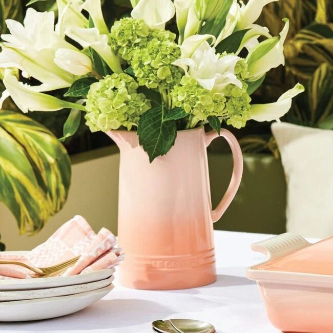 Small Vase - Peche, 6.5&quot; x 3.5&quot; | Le Creuset