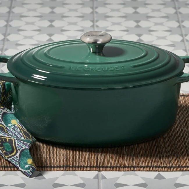 Signature Oval Dutch Oven - Artichaut 6.75 qt. | Le Creuset